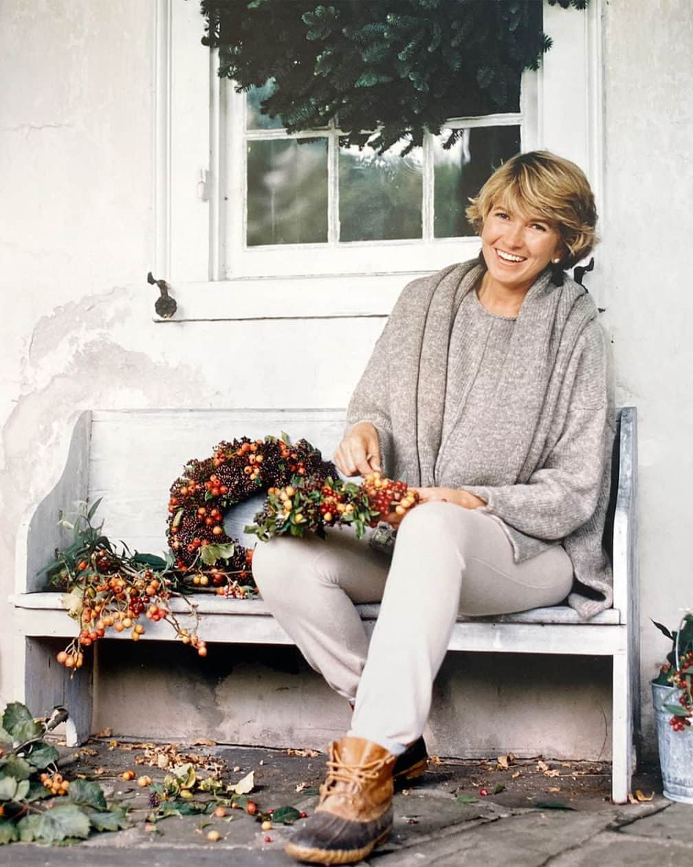 マーサ・スチュワートのインスタグラム：「"When we started the magazine, we knew we wanted to cover the holidays in a big way," Martha recalls of this photograph taken in the fall of 1993. "Over the years, we've handcrafted many different wreaths out of natural materials, like this one with viburnum berries and crab apples. Thirty years later, we are still dreaming up ways to make this time of year special." What's your favorite holiday craft? Let us know in the comments below. 📷: Stewart Ferebee, @marthastewart48」