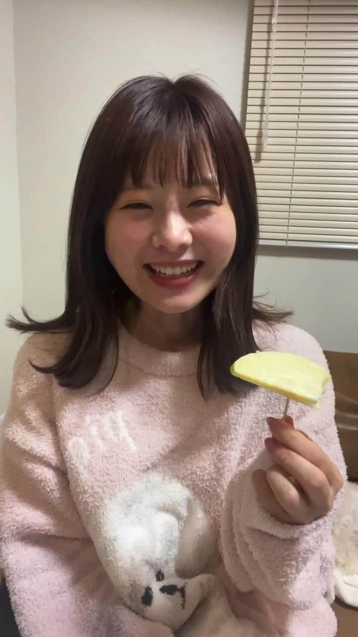 にたまごのインスタグラム：「12/5 りんご食べながらお悩み相談LIVE🍎」