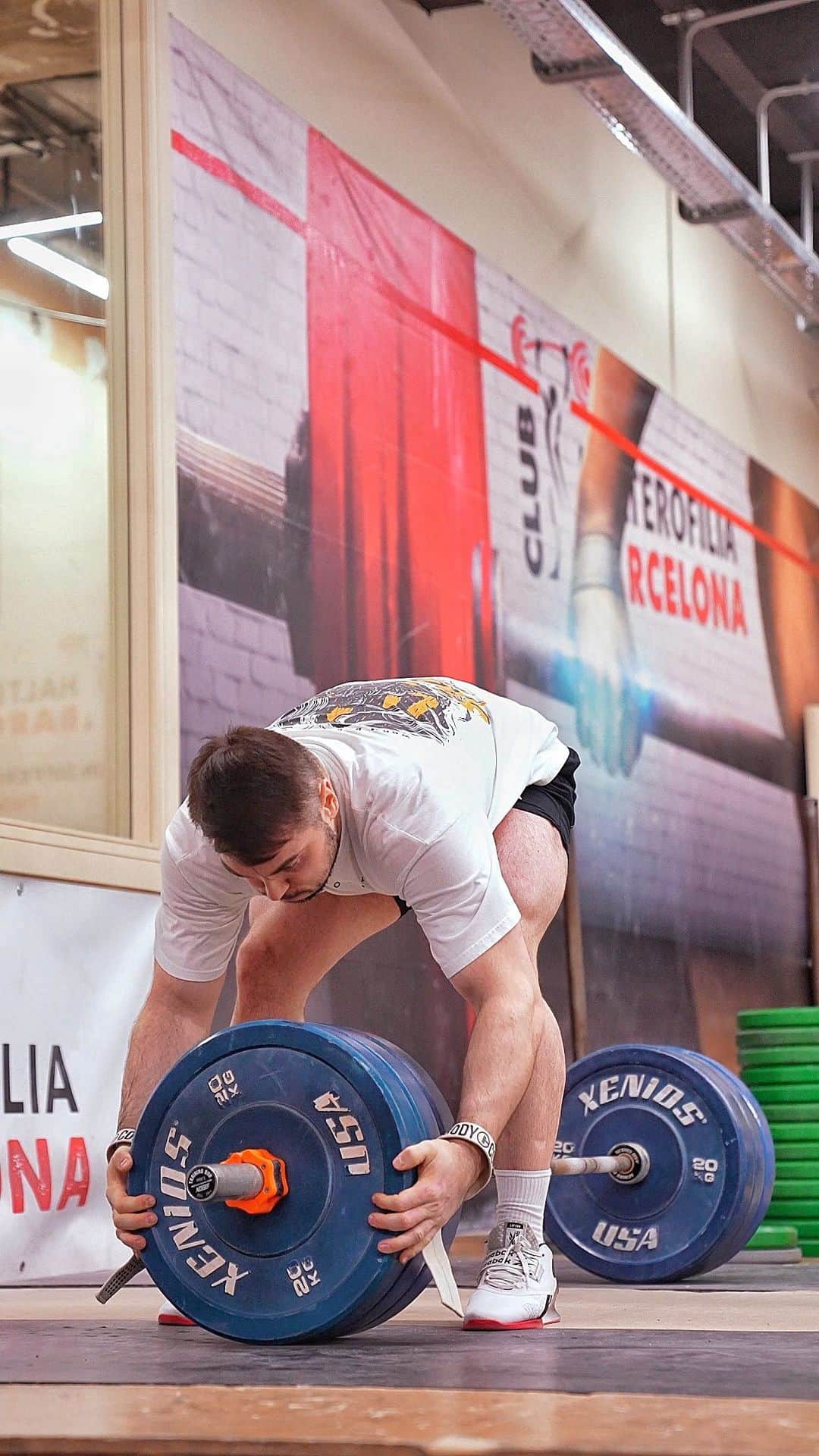 オレクシー・トロフティのインスタグラム：「On my way to @fallseriesthrowdown  —— Snatch 40-150kg —— Gym @halterofiliabarcelona」