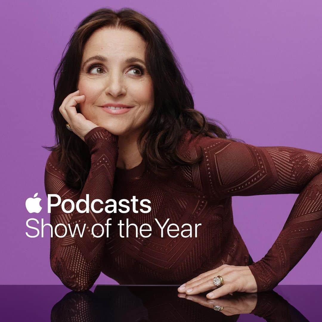 ジュリア・ルイス＝ドレイファスのインスタグラム：「I am completely stunned and utterly delighted that my podcast is the @ApplePodcasts Show of the Year! Thank you to everyone for listening, we couldn’t have done it without you! You can listen to the first season of WISER THAN ME plus a new extra episode via the link in my bio. @lemonadamedia #WiserThanMe」