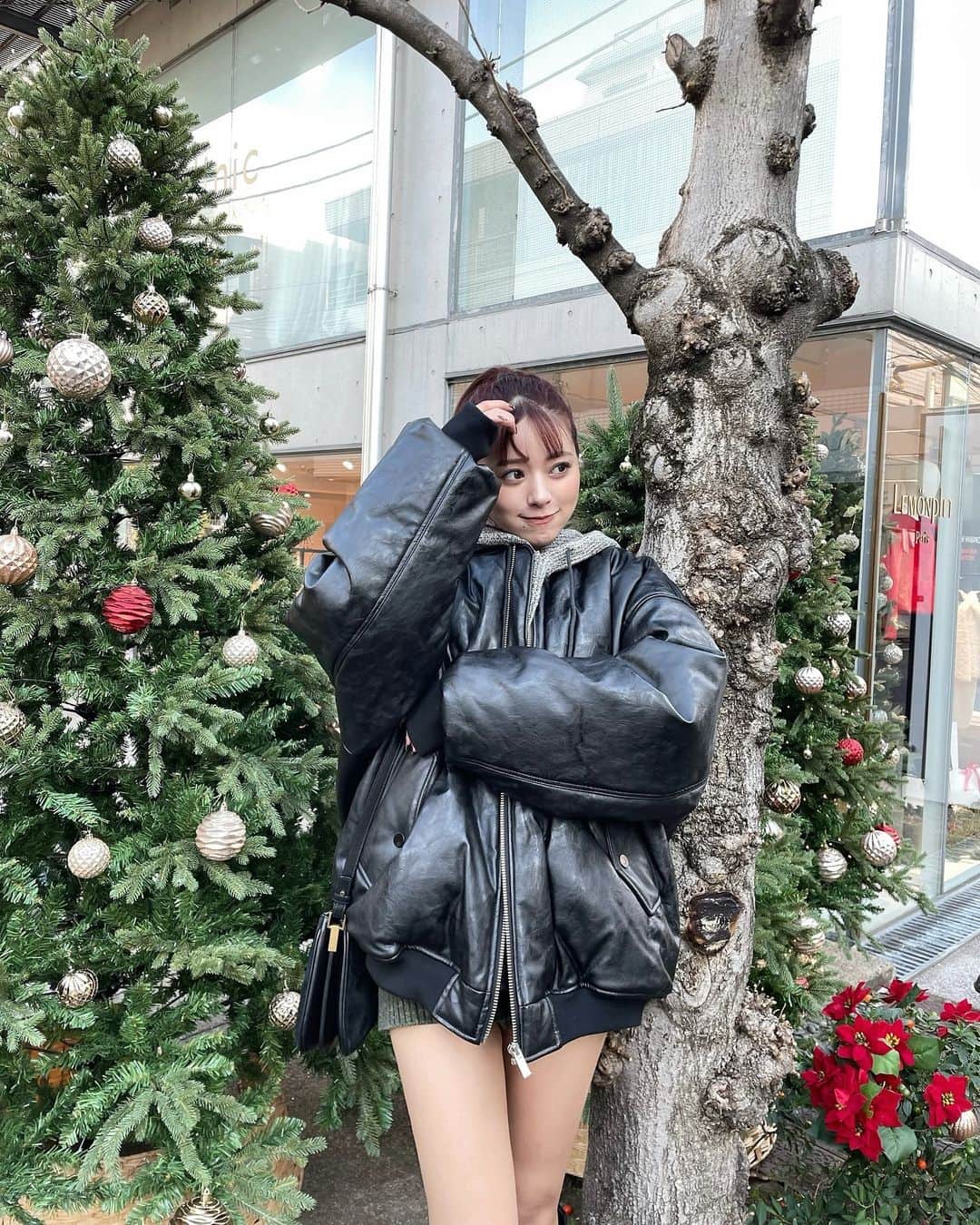 UKAのインスタグラム：「前髪ぱっかん😂❤️もう12月だねー🌕🎄」