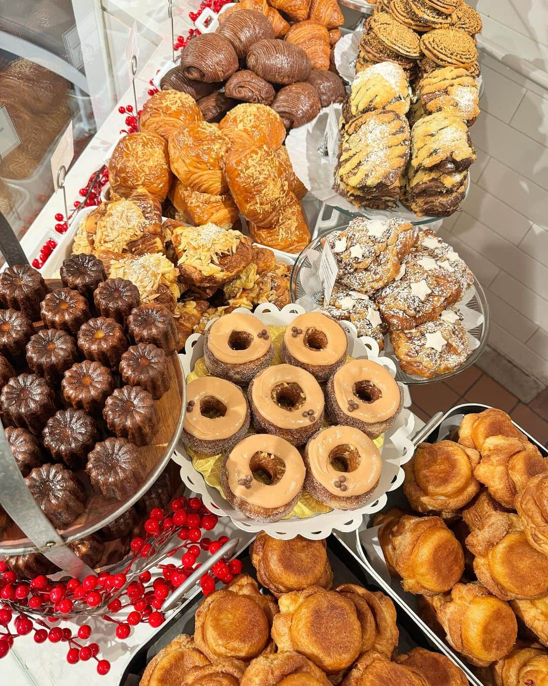 DOMINIQUE ANSEL BAKERYのインスタグラム：「Good morning from our beautiful SoHo Bakery viennoiserie 🥐」