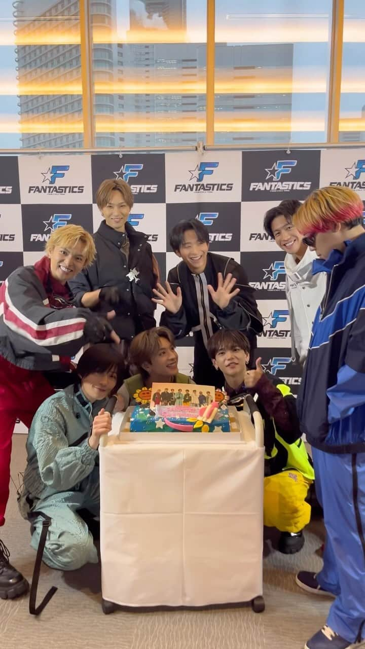 佐藤大樹のインスタグラム：「ファンタが5歳になりました🌻🎂 #FANTASTICS」