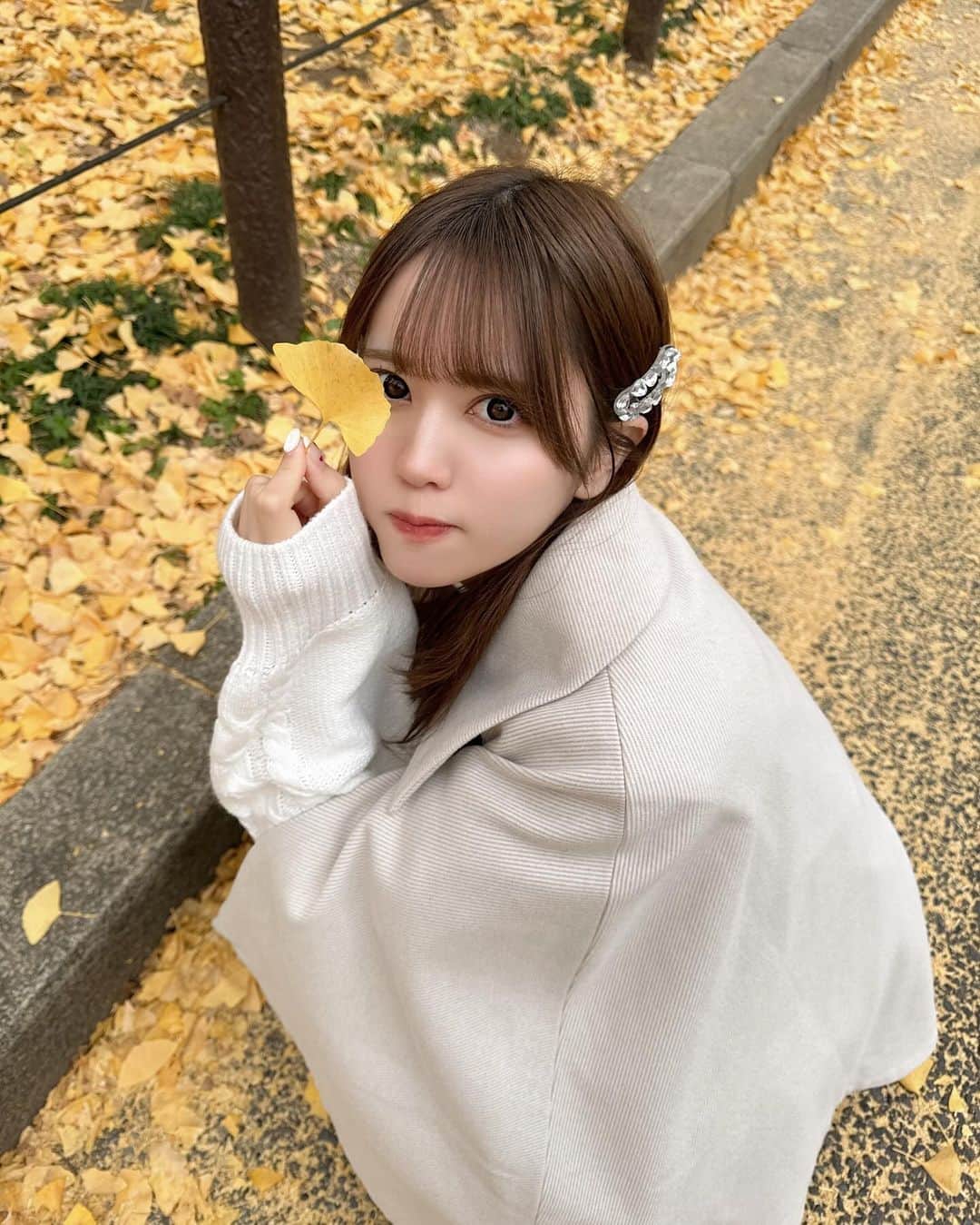夏目一花さんのインスタグラム写真 - (夏目一花Instagram)「イチョウ並木の近く通ったからすこし立ち寄ってみた〜〜🍂」12月5日 22時46分 - natsume_me__