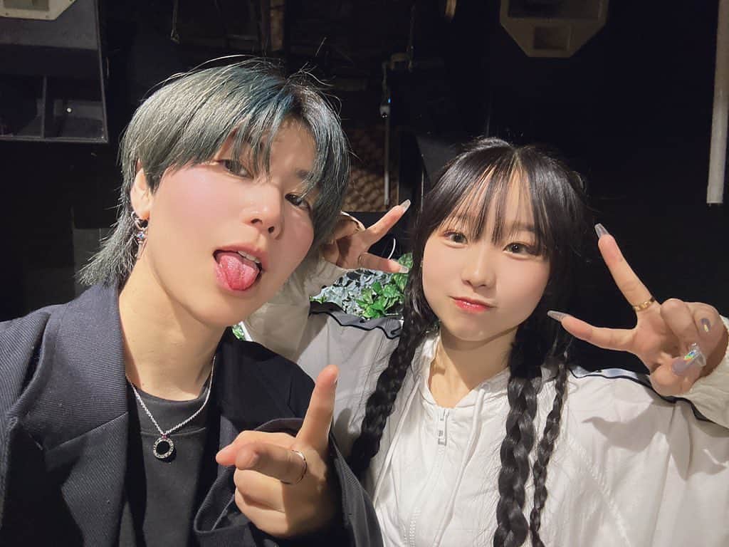 荒井麻珠のインスタグラム：「SHARE POPS!!楽しかったです😭✨ 皆様ありがとうございました！！！！  ヘアはCHINATSUさん @chinatsulisa にやってもらったよ☺️❤️」