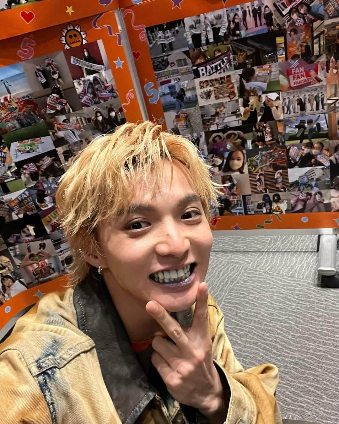 佐藤大樹さんのインスタグラム写真 - (佐藤大樹Instagram)「◡̈   最高すぎました…！笑 取り急ぎ！ケーキ食べすぎて 口青くなった！笑  FANTAROからのメッセージも 本当に嬉しかったです🌻  まだまだ5年！ 皆さん僕ら9人についてきてください！  #FANTASTICS #FANTASTIC9  The 5th anniversary of FANTASTICS!  Let's continue to make many dreams come true together with you guys!  판타스틱스 5주년! 앞으로도 여러분과 함께 많은 꿈을 이루어 갑시다!」12月5日 23時06分 - taiki_sato_official