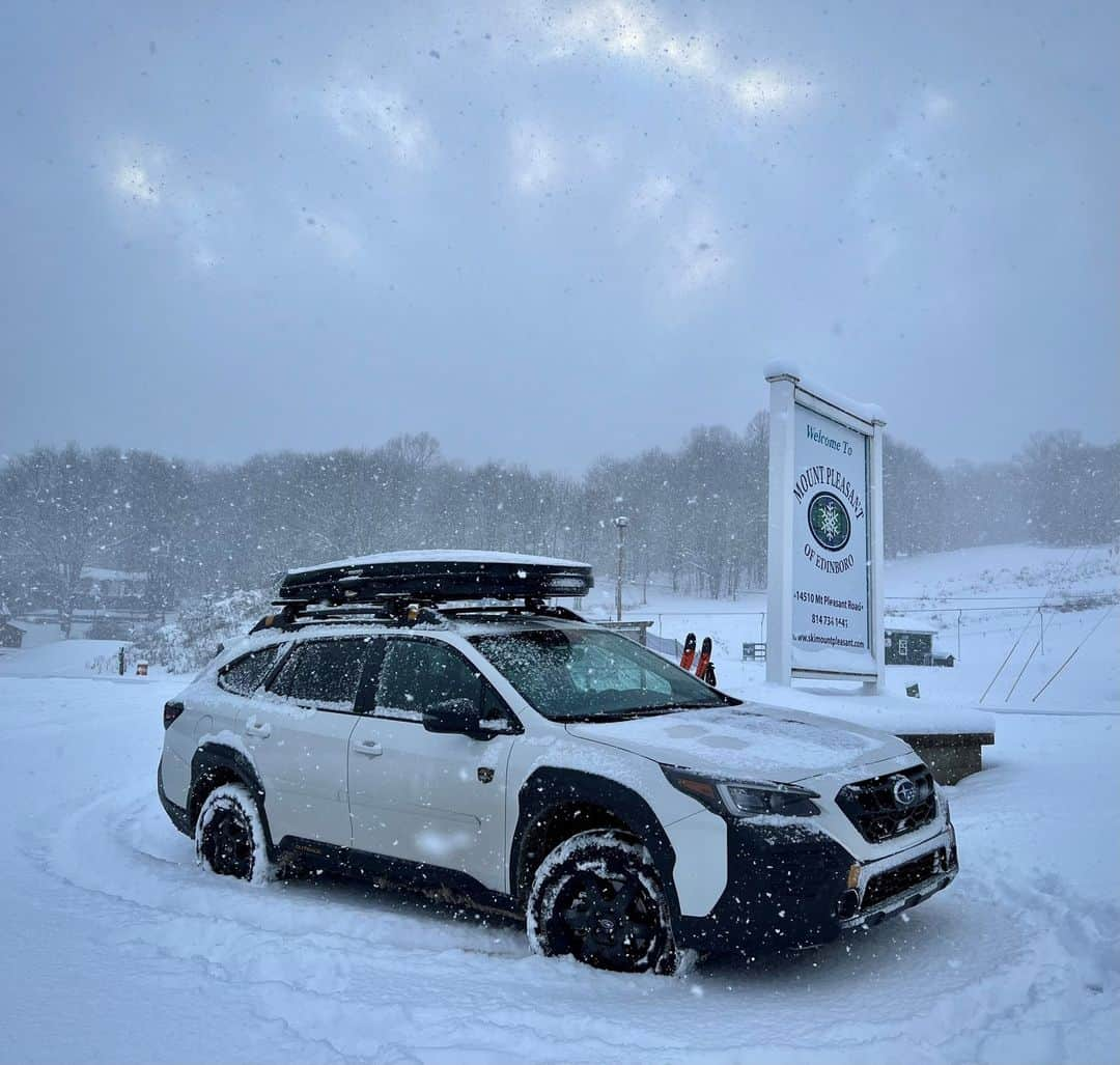 Subaru of Americaのインスタグラム：「Where are our snow lovers at? Comment '❄️' if you're looking forward to snow adventures with your Subie!   (📸: @_eyes_wild_)」