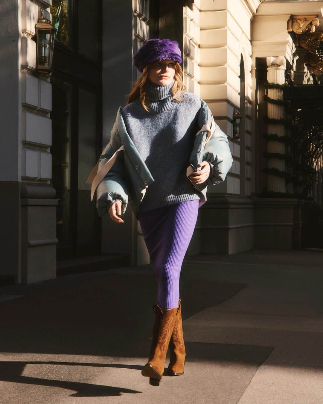 YOOX.COMのインスタグラム：「A WINTER’S TALE Classic and comfortable pieces to keep you warm: discover cold-proof pieces for your winter wardrobe on #YOOX」