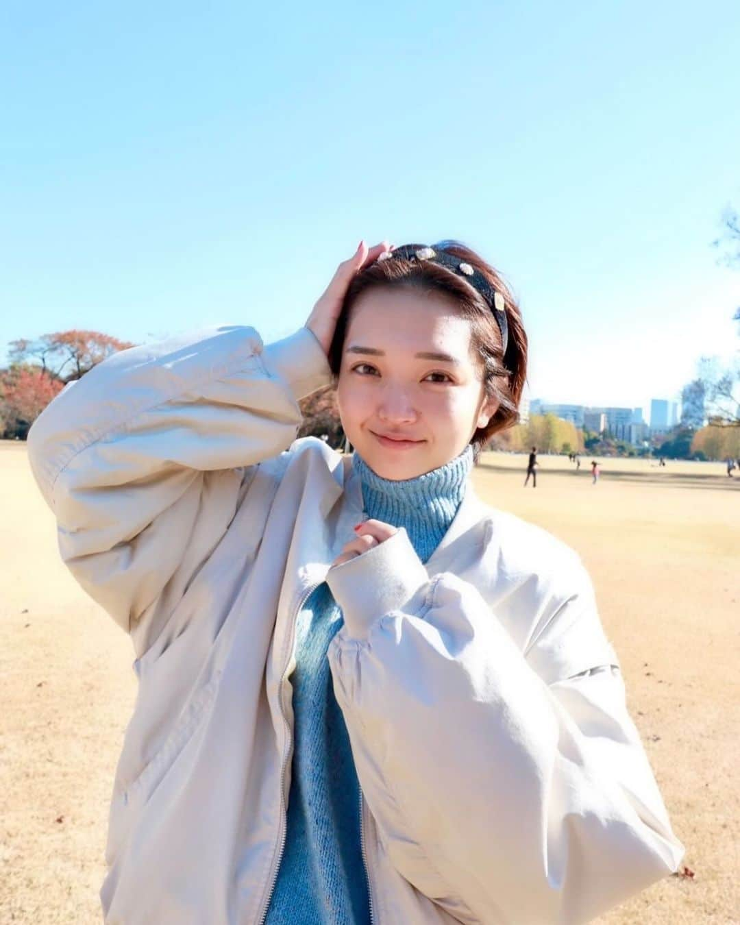 伊藤澄花のインスタグラム：「もうさ将来はめちゃくちゃ小さい家でいいから大きな公園のそばに住んで休みの日は公園でツムツムやってたら最高だと思った。  #公園 #被写体 #写真めっちゃ上手になっててびびる #またあそぼ」