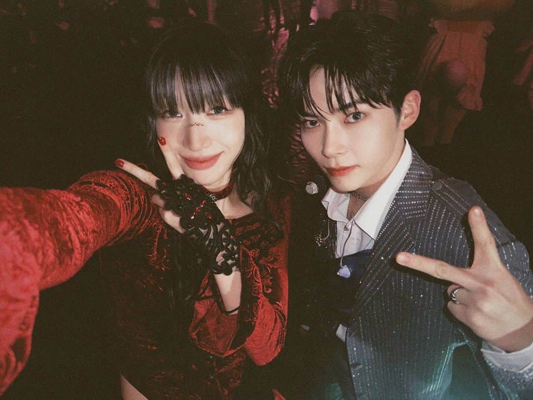 ZEROBASEONEさんのインスタグラム写真 - (ZEROBASEONEInstagram)「🌊🤳  #ZEROBASEONE #ZB1 #제로베이스원 #SUNGHANBIN #성한빈  #BadaLee #바다 #2023MAMA #MAMAAWARDS #2023MAMAAWARDS  #ZEROBASEONE_MAMA」12月5日 23時14分 - zb1official