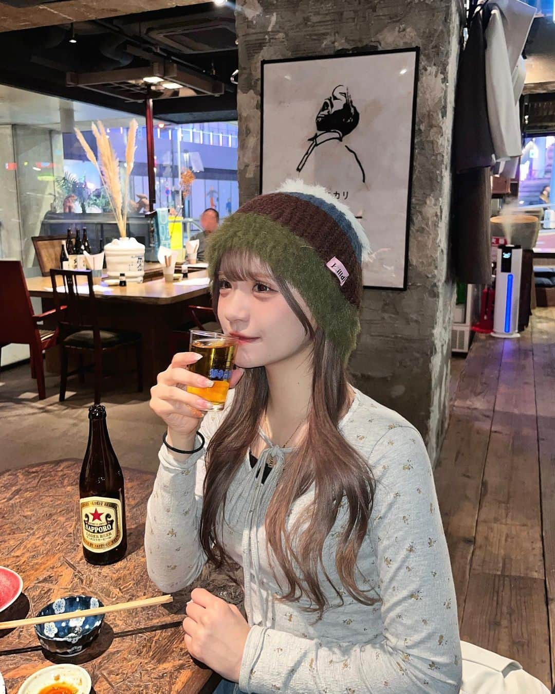 砂糖華さんのインスタグラム写真 - (砂糖華Instagram)「ビールおいしっ🍻 ‪　　　　　‬ 髪の毛染めてもらったよ〜✨✨ @grow_ya_natsu__817  ありがとうございました🥹 ‪　　　　　‬ お洋服は @iine_jp 🎀 お花柄が可愛いよね♡ ‪　　　　　‬ ‪　　　　　‬ #プルエク #pr #ニット帽 #花柄トップス #ツキニカリ」12月5日 23時39分 - __162cm_