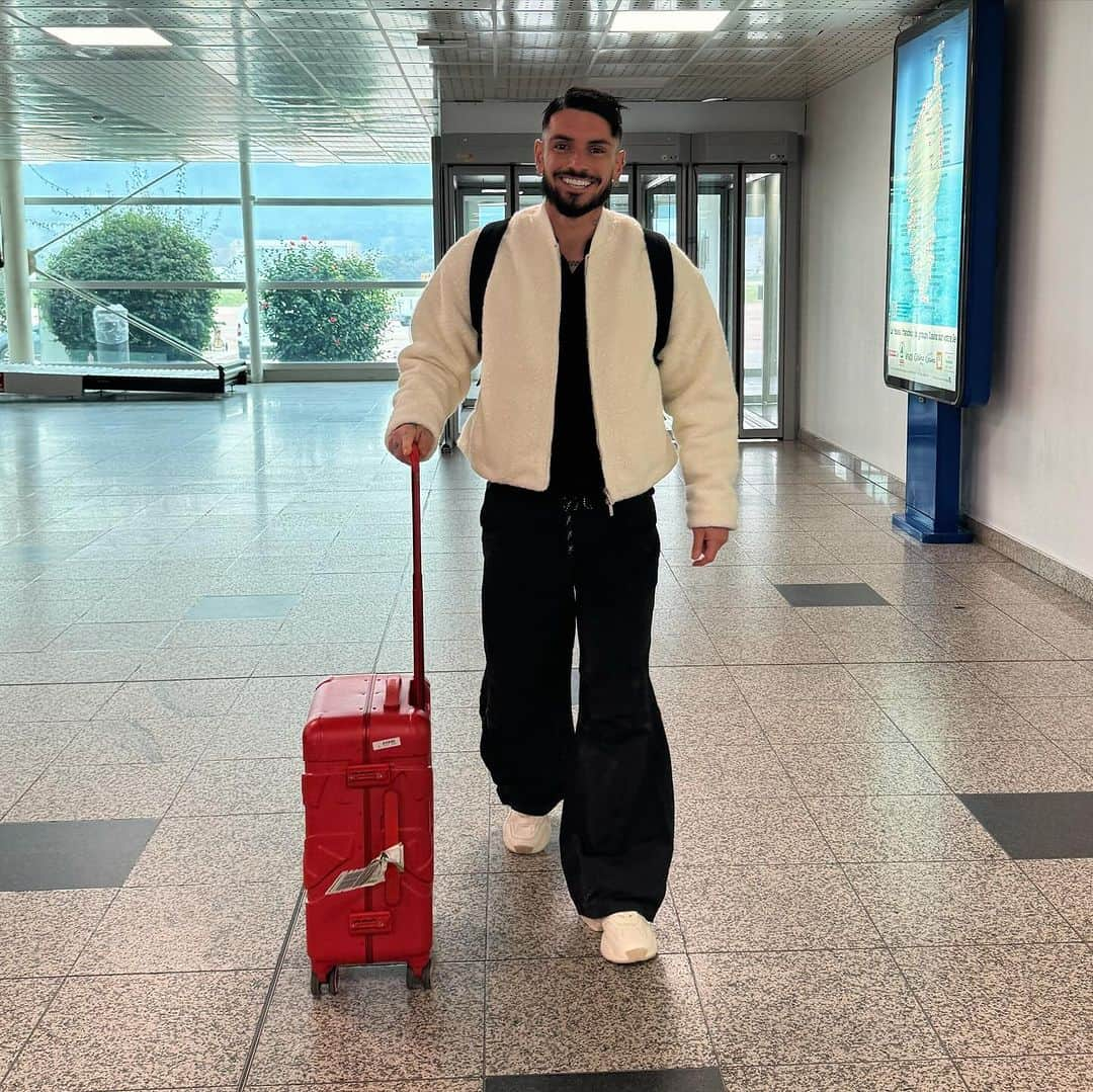 レミ・カベッラさんのインスタグラム写真 - (レミ・カベッラInstagram)「OFF❌」12月5日 23時42分 - remycabella