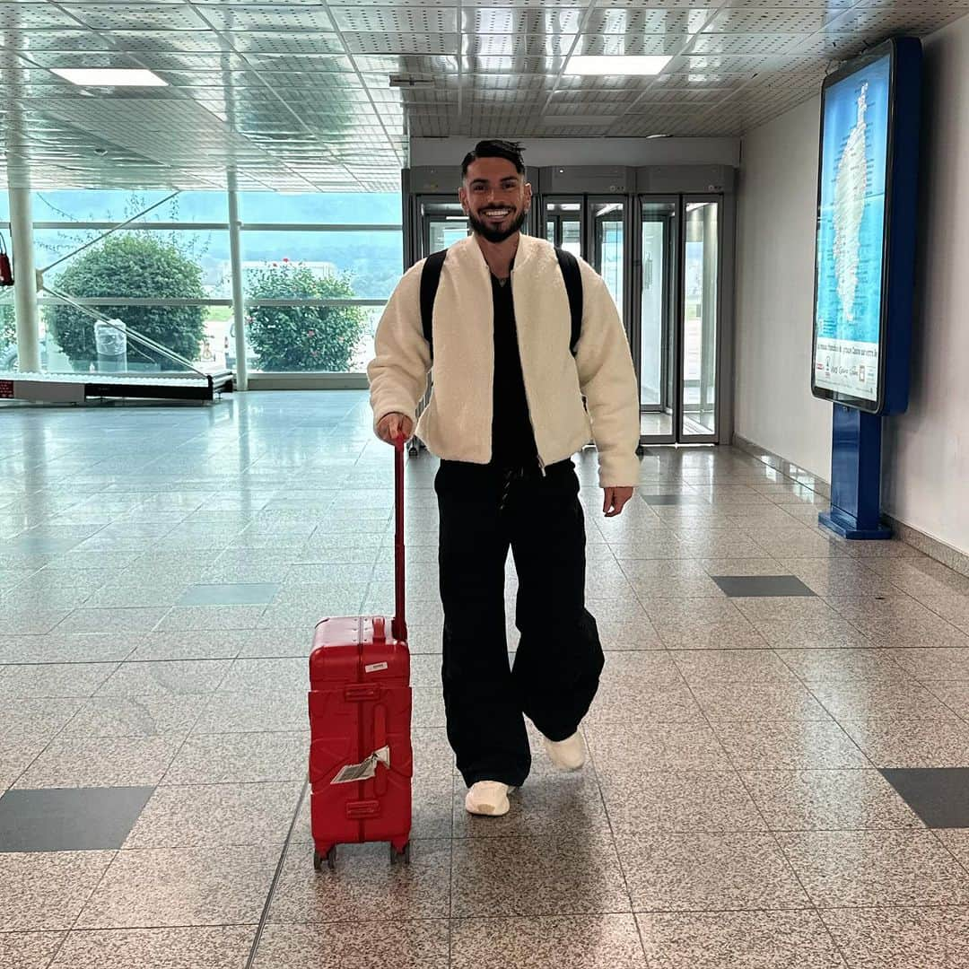 レミ・カベッラさんのインスタグラム写真 - (レミ・カベッラInstagram)「OFF❌」12月5日 23時42分 - remycabella