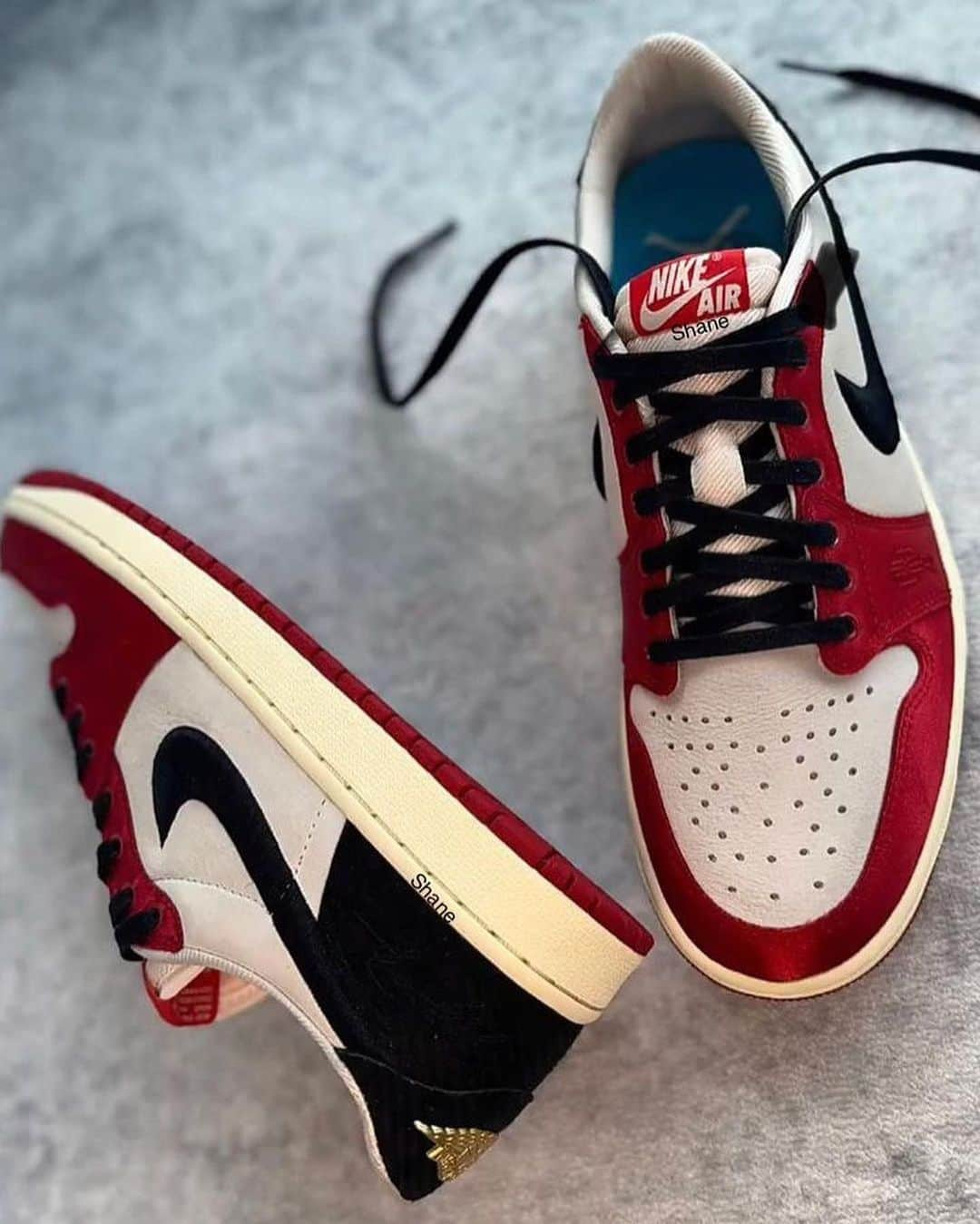 Nice Kicksさんのインスタグラム写真 - (Nice KicksInstagram)「First look at what is rumored to be 1 of 2 @trophyroomstore x Air Jordan 1 Lows dropping in 2024 🏆 Initial thoughts? 🤔  LINK IN BIO for more info 📲 📸: @shane_fk」12月5日 23時57分 - nicekicks