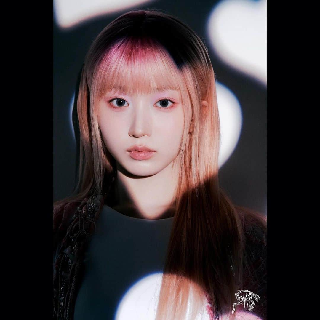 NMIXXさんのインスタグラム写真 - (NMIXXInstagram)「NMIXX 2nd EP ‘Fe3O4: BREAK’  ‘Soñar (Breaker)’ Concept Photo #3 #릴리 #LILY #해원 #HAEWON   NMIXX Pre-Released Single ‘Soñar (Breaker)’ now available here⚓ https://nmixx.lnk.to/SonarBreaker  #NMIXX #엔믹스 #Fe3O4_BREAK #Soñar」12月6日 0時00分 - nmixx_official