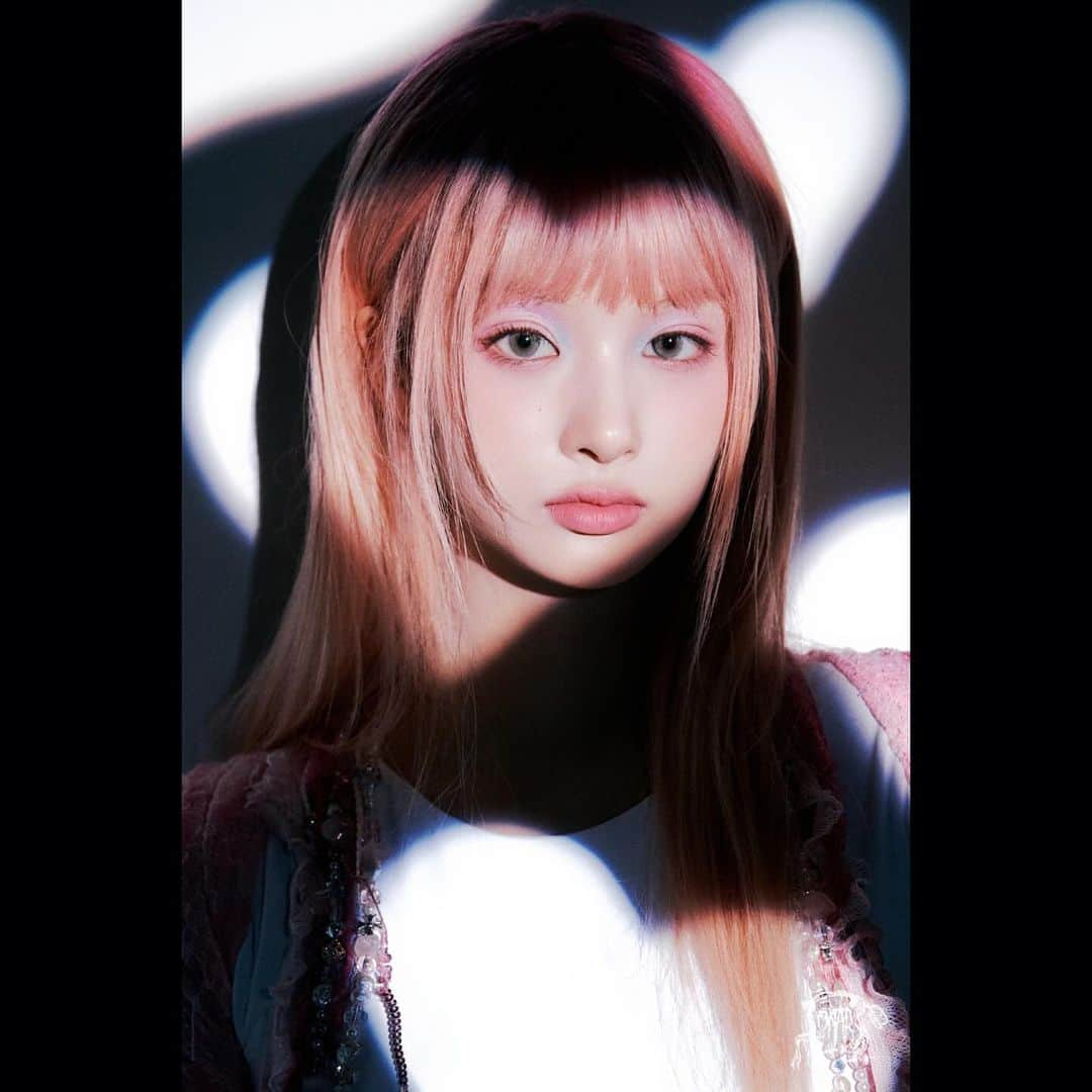 NMIXXさんのインスタグラム写真 - (NMIXXInstagram)「NMIXX 2nd EP ‘Fe3O4: BREAK’  ‘Soñar (Breaker)’ Concept Photo #3 #설윤 #SULLYOON #배이 #BAE  NMIXX Pre-Released Single ‘Soñar (Breaker)’ now available here⚓ https://nmixx.lnk.to/SonarBreaker  #NMIXX #엔믹스 #Fe3O4_BREAK #Soñar」12月6日 0時00分 - nmixx_official