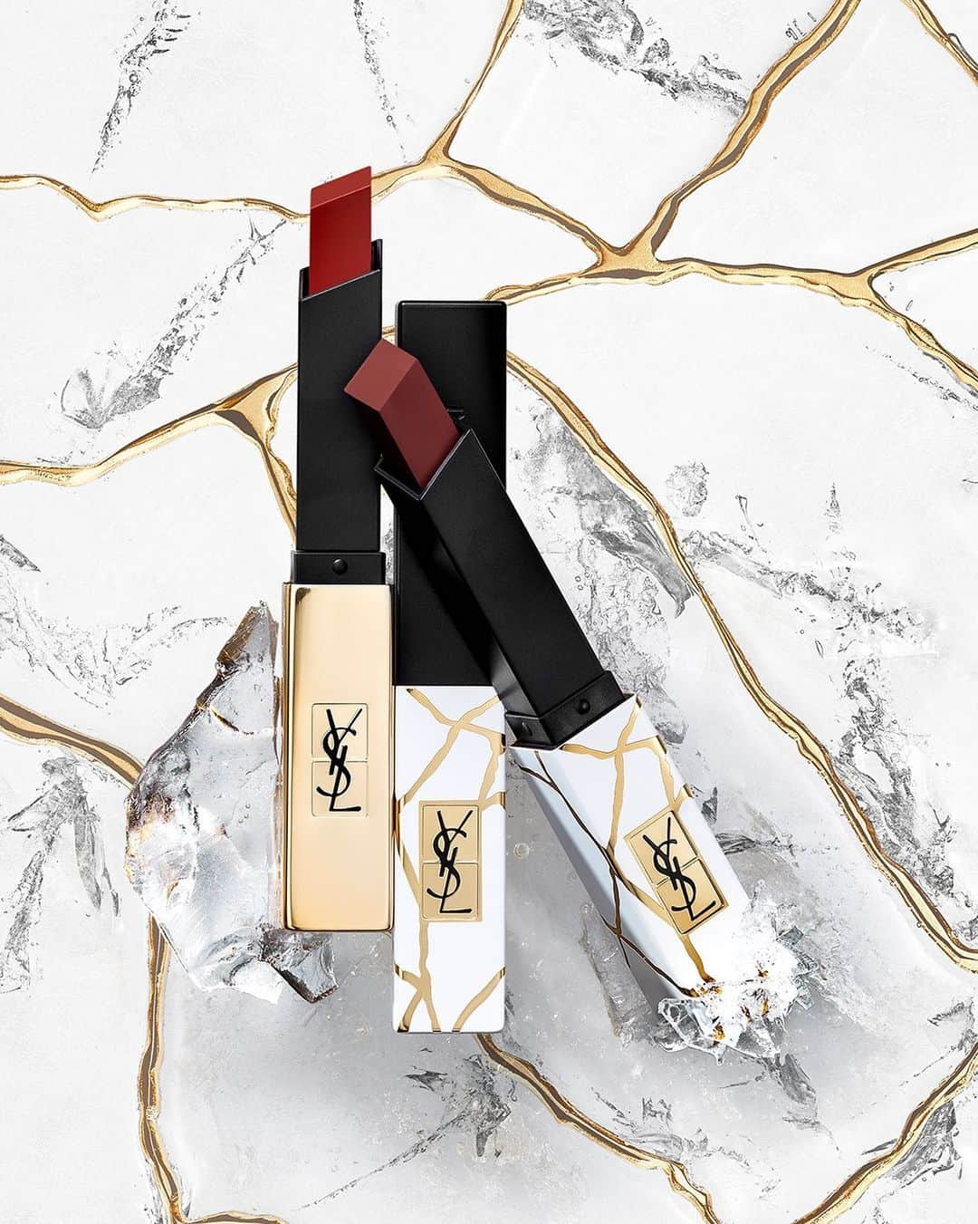 Yves Saint Laurent Beautyさんのインスタグラム写真 - (Yves Saint Laurent BeautyInstagram)「Show-stopping lips with the limited edition ROUGE PUR COUTURE THE SLIM N°1966 & N°21 for intense, matte colour that will captivate this holiday season.   #YSLBeauty #Holidays #TheSlim」12月6日 0時00分 - yslbeauty