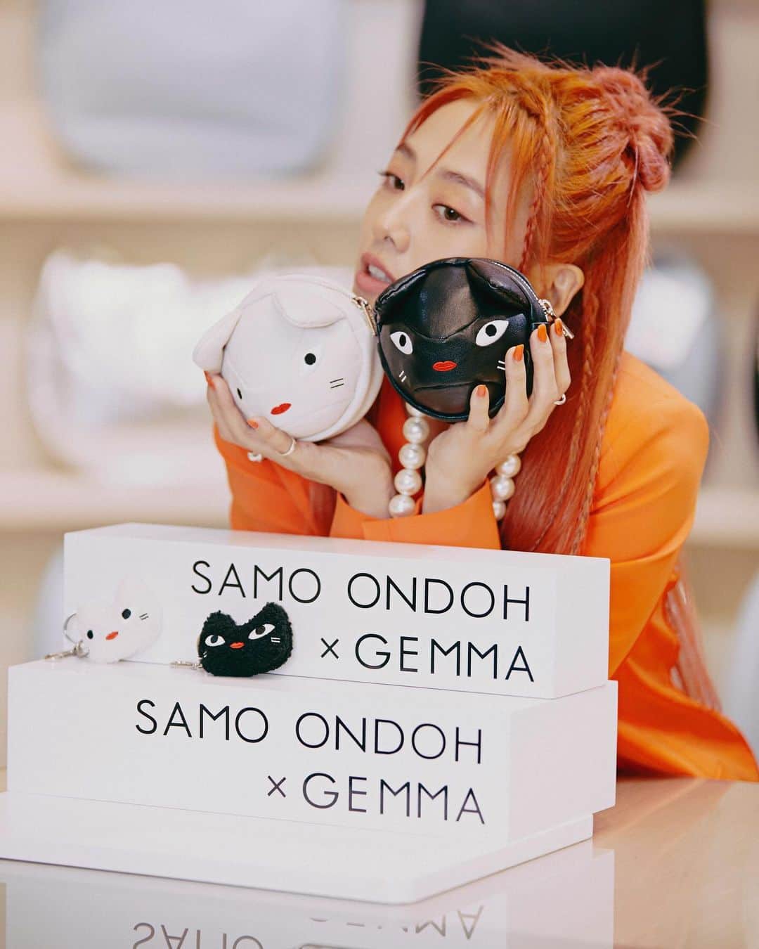 ウー・インジエのインスタグラム：「Samo ondoh X GEmma Wu🩷 來來回回討論了快一年 終於在今天正式登場✨✨✨ 謝謝所有為這件事付出的每一個人！！！ 希望你們多多支持 跟自己喜歡的牌子合作真的非常幸福 這是一個偏矯情的文案 但真心感謝！！！ #GEmmalovesamoondoh #samoondohxgemma  @samo_ondoh  @samo_ondoh.tw」