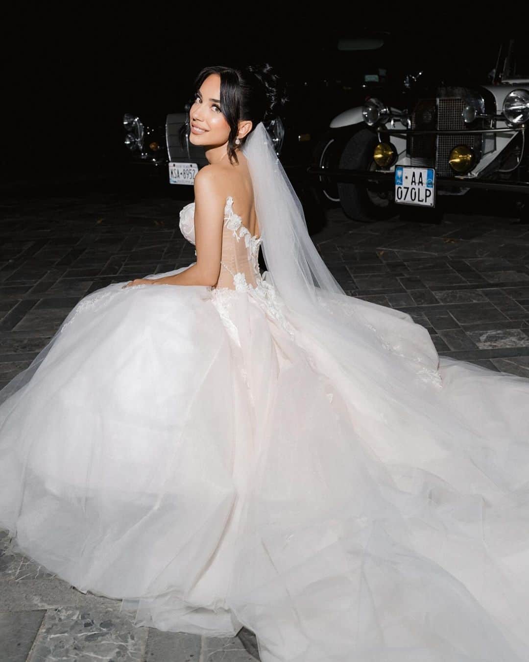 Galia Lahavさんのインスタグラム写真 - (Galia LahavInstagram)「Dreams take center stage as @irds.hjdri glides down the aisle in EUPHORIA a mesmerizing contemporary ballgown |  The delicate interplay of blush and ivory silk tulle, intricate 3D floral embellishments, and a sparkling caviar tulle creates a gown that’s as regal as the love story it accompanies. #GLbride #GaliaLahav」12月6日 0時52分 - galialahav