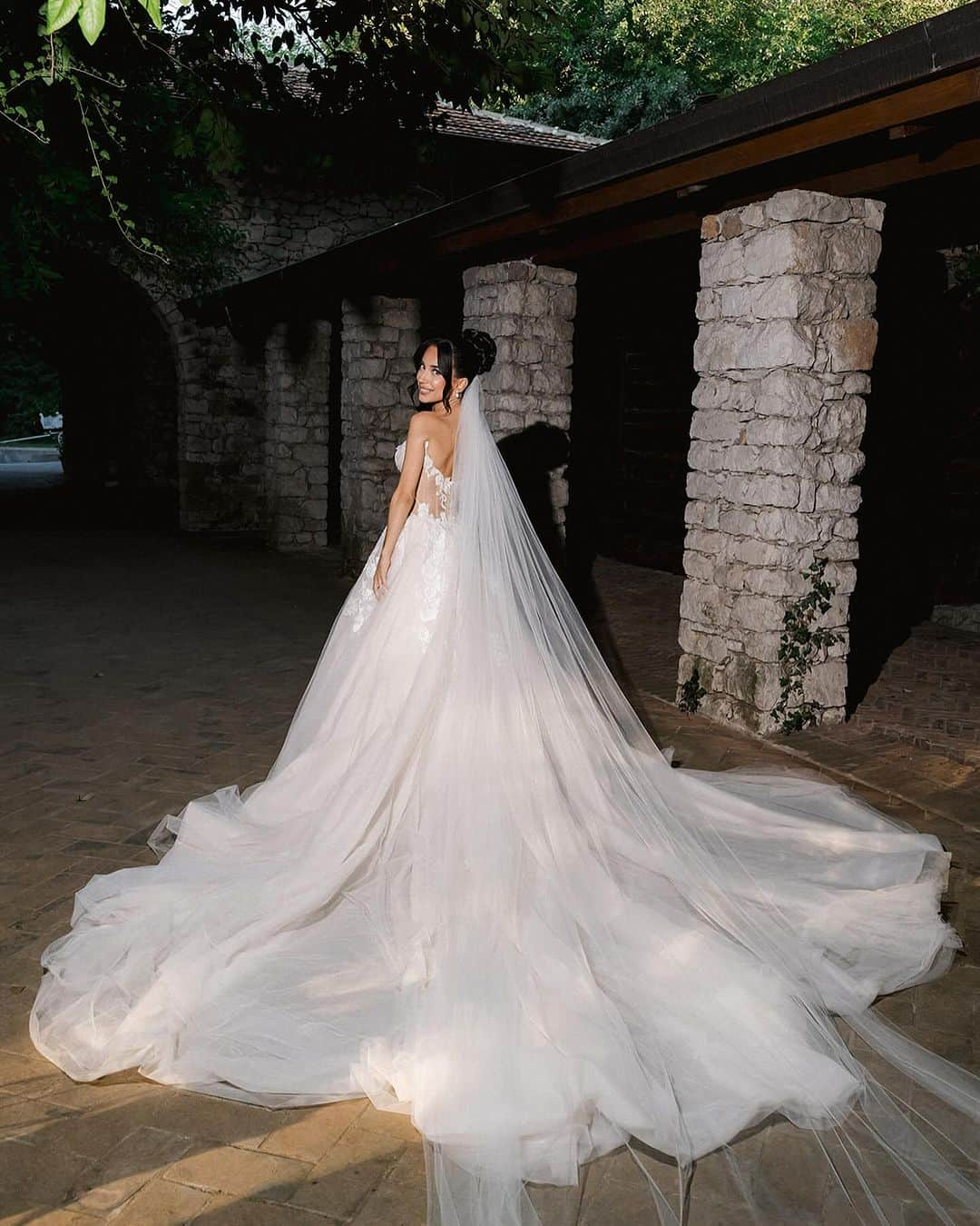 Galia Lahavさんのインスタグラム写真 - (Galia LahavInstagram)「Dreams take center stage as @irds.hjdri glides down the aisle in EUPHORIA a mesmerizing contemporary ballgown |  The delicate interplay of blush and ivory silk tulle, intricate 3D floral embellishments, and a sparkling caviar tulle creates a gown that’s as regal as the love story it accompanies. #GLbride #GaliaLahav」12月6日 0時52分 - galialahav