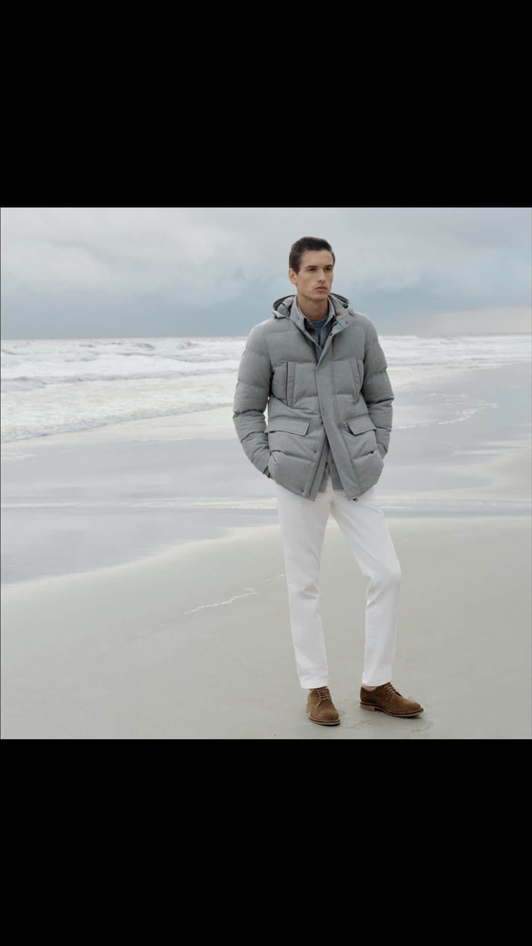 ハケットのインスタグラム：「Introducing a preview of our newest styles, dedicated to those who like to be ahead of their time. Take a glimpse at what lies ahead and begin to compose your new transitional wardrobe.  #HackettLondon #HowToHackett」