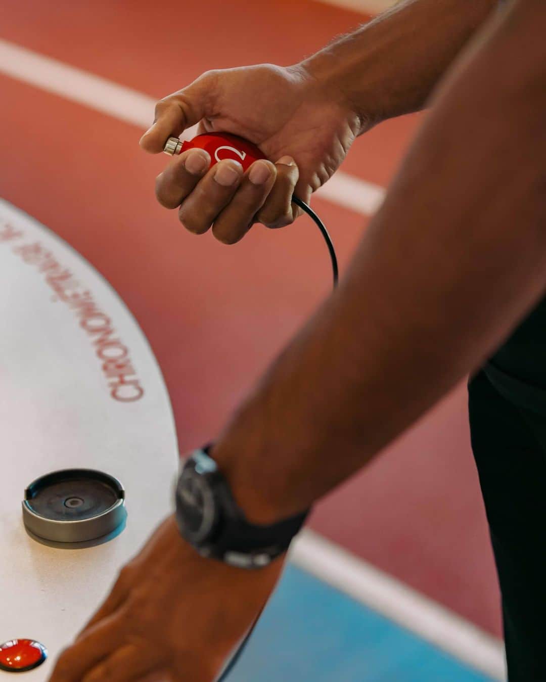 オメガさんのインスタグラム写真 - (オメガInstagram)「OMEGA was honoured to welcome five talented French athletes to OMEGA Museum, with its running track and heritage section dedicated to the brand’s role as Official Timekeeper of the Olympic and Paralympic Games.  #OMEGA #OMEGAOfficialTimeKeeper @romane_dicko @lesfreresmawemofficiel @juliachanourdie @alexis_hanquinquant @ysaorathibus」12月6日 1時00分 - omega