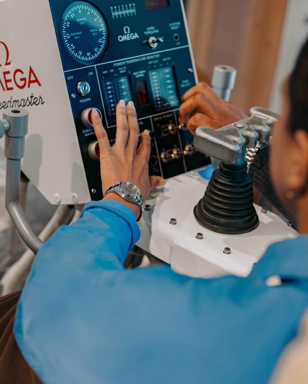 オメガさんのインスタグラム写真 - (オメガInstagram)「OMEGA was honoured to welcome five talented French athletes to OMEGA Museum, with its running track and heritage section dedicated to the brand’s role as Official Timekeeper of the Olympic and Paralympic Games.  #OMEGA #OMEGAOfficialTimeKeeper @romane_dicko @lesfreresmawemofficiel @juliachanourdie @alexis_hanquinquant @ysaorathibus」12月6日 1時00分 - omega
