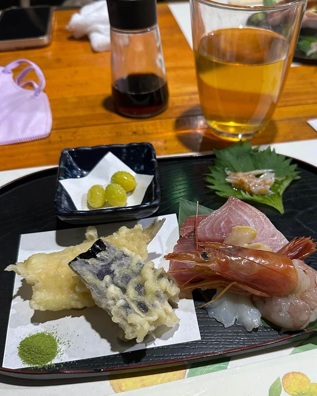 イトウジュン（タイ料理研究家）さんのインスタグラム写真 - (イトウジュン（タイ料理研究家）Instagram)「あわび亭で女子会バースデー🎂 みんな『こんなすごいお店初めてーー‼️‼️』て全員が始終大大大絶賛のあわび尽くし🥰😋のお料理をいただきました❤️ ★小付 ボタンエビ　ミルガイ　ブリ刺身厚切り　　梅水晶　天ぷらキス・ナス　銀杏 これがお通し⁉️すごい❣️ ★前菜 あわびの山盛り入ったサラダ🥗 ありえない量のあわびが‼️ ★伊勢海老のお刺身🦞あわびのお刺身 豪華すぎるでしょ ★あわびのオイスターソース炒め ゆず風味で最強🥰 ★あわびの天ぷら🍤 肝も天ぷらに入ってて美味しいのー ★あわびのステーキ🥩 バター醤油がたまらない〜 ★あわびの踊り焼き これやばい、テンション上がりまくり ★あわびの塩釜 昆布の出汁とあわびの出汁が絶妙な融合😋❣️ ★あわびご飯 人生でここまであわびだらけのご飯て見たことある⁉️⁉️ありえなーい ★鮭の土鍋ご飯andいくら 特別な鮭🐟旨味が濃厚😋 ★伊勢海老の殻のお味噌汁  お友達の投稿みて憧れていたあわび亭 感激しかない またすぐにリピートしたい素晴らしいコスパとクオリティでした❣️  伊藤社長、予約の際から色々とご配慮いただき本当にありがとうございました😭  #あわび亭 #あわび好き #あわび #練馬駅 #練馬駅グルメ  #西武線グルメ  #教えたいけど教えたくない  #コスパ最強 #バースデー女子会 #東京グルメ #インスタ映え料理  #インスタ映えグルメ  #鬼リピしたい  #鬼リピ」12月6日 0時58分 - junito.13