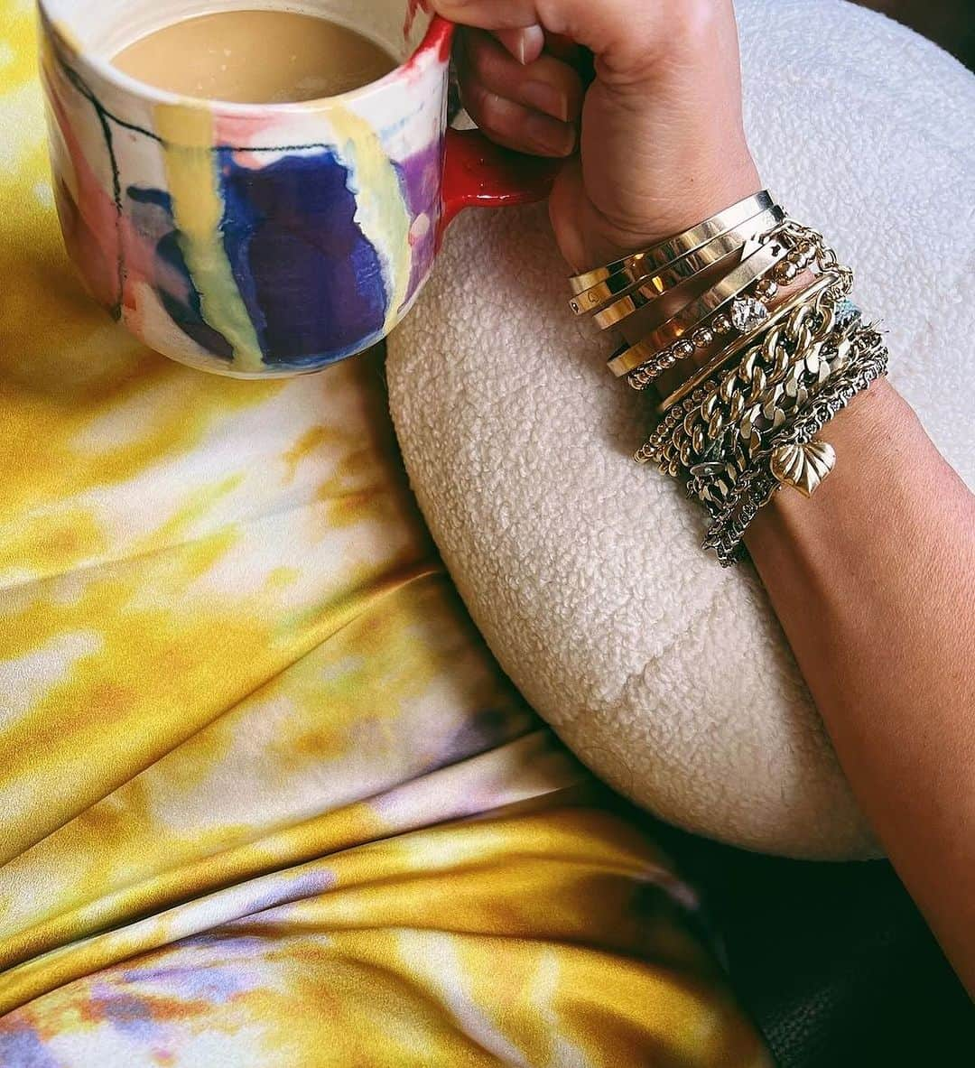 ダニジョーさんのインスタグラム写真 - (ダニジョーInstagram)「#armparty & ☕️ time」12月6日 1時07分 - dannijo