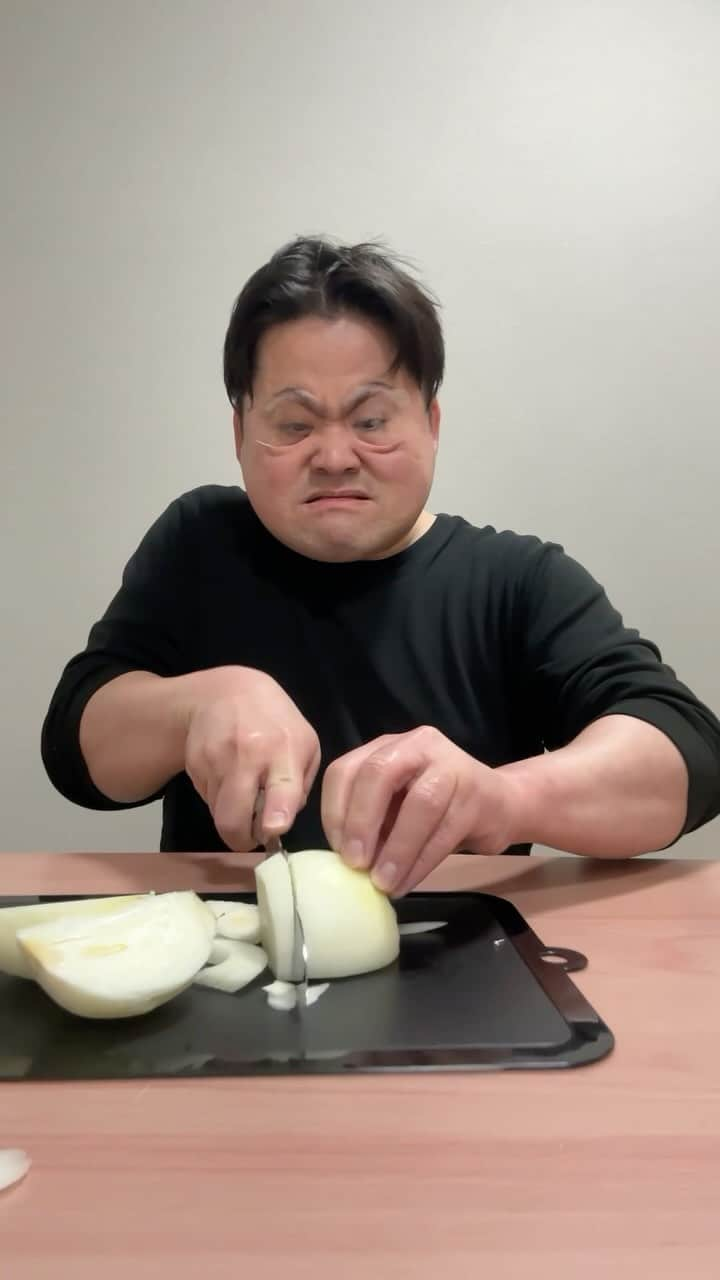 ウエスPのインスタグラム：「【Onion Lifehack✨】 #ウエスp  #lifehack」