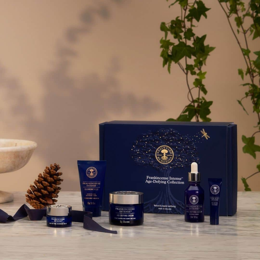 Neal's Yard Remediesのインスタグラム：「High-performance skincare infused with ancient aromatherapy ✨⁠ ⁠ For luxurious award-winning, clinically proven skincare, this complete Frankincense Intense™ experience brings together the ancient power of frankincense and high-performance ingredients at the forefront of natural skincare science. Discover the rejuvenating powers of our hand-harvested, certified organic frankincense from Oman.⁠ ⁠ “The three wise men brought gold, frankincense and myrrh, but the wisest man of all brought an overnight recovery mask by Neal’s Yard.” – GQ⁠」