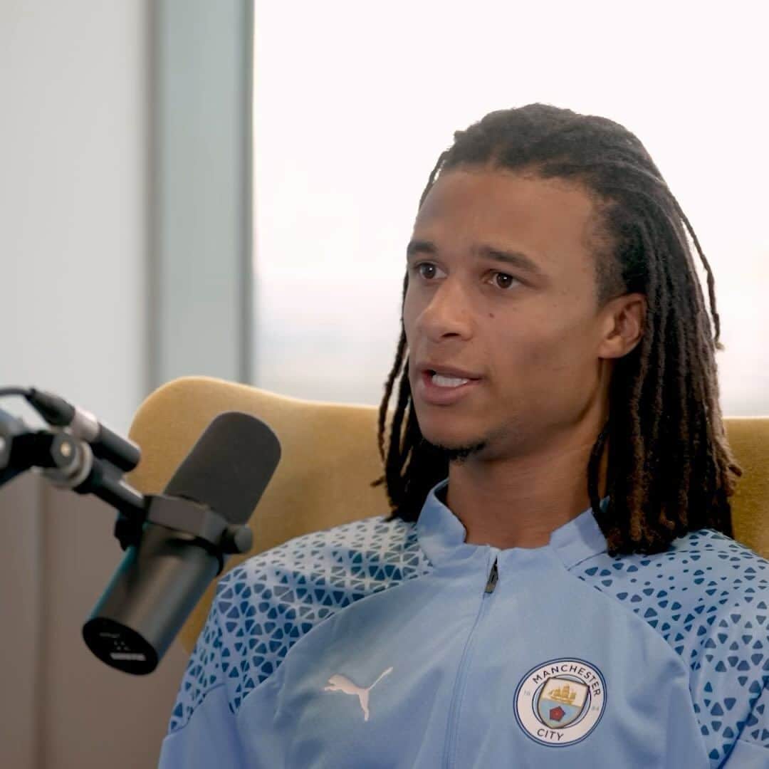 マンチェスター・シティFCのインスタグラム：「You can now listen to @nathanake’s episode of the Official Man City Podcast on all streaming platforms! 🥳」