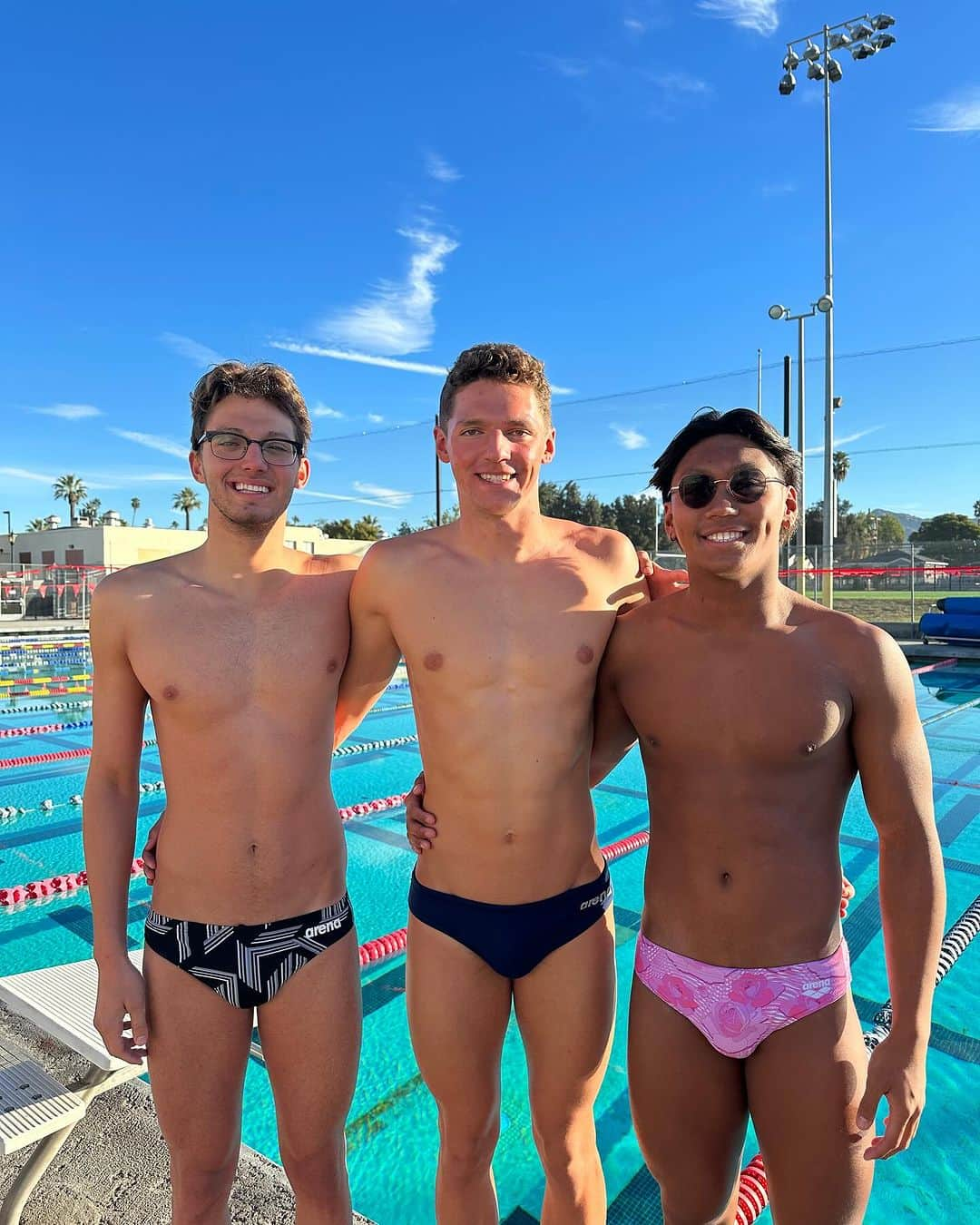 arenausaさんのインスタグラム写真 - (arenausaInstagram)「We’re jealous that this is what winter training looks like for @raaswimteam ☀️💧#arenateamtuesday  #teamarena #arenausa #planetwater」12月6日 2時02分 - arenausa