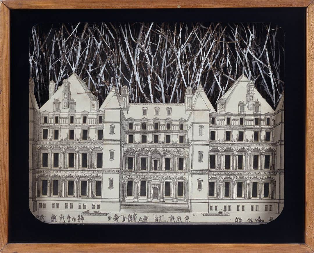 グッゲンハイム美術館のインスタグラム：「Have you ever wanted to be in a fairytale? 🏰  Inspired by the ballet and theater, Joseph Cornell created "Setting for a Fairy Tale" with a black painted border on the surface of a glass that frames the white palace and serves as a stage and background to the imagination of the viewer. The title of this piece, Setting for a Fairy Tale, emphasizes the stage-model associations of the construction Cornell aims to invoke.  The work’s mirrored surfaces create the illusion of glass windows and also engage the viewer by inserting them into the construction through their reflection. Through these elements, Cornell creates a coherent miniaturized world where the viewer can be a playwright, choreographer, director, or performer in the spectacle of their choice.  ... Joseph Cornell, "Setting for a Fairy Tale," 1942. © The Joseph and Robert Cornell Memorial Foundation/Licensed by VAGA, New York, NY. #JosephCornell」