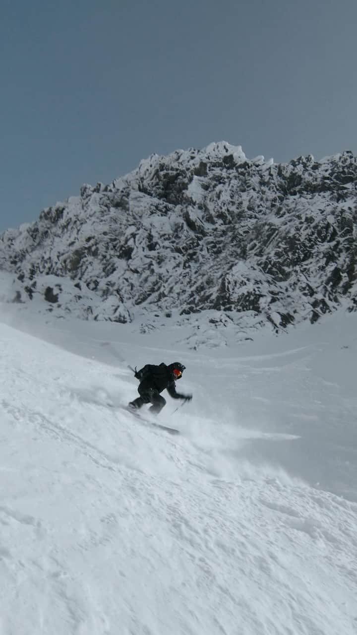 アークテリクスのインスタグラム：「To most skiers in British Columbia, Ts’zil (Mount Currie) is a true gem. The gorgeous mountain looms high above Pemberton and is home to many stories of skiers and snowboarders pushing themselves on the classic lines of its Northwest Face. But while Ts’zil is the backdrop to life in the valley, it’s easy to forget that the history of Ts’zil goes much deeper than what’s been skied or snowboarded.  “Slides on the Mountain” follows Talon (17) and Riki (15), two brothers from the Lil’wat Nation, as they decide to ski Ts’zil and set off to learn the skills they need to ride the mountain safely. Their unique personalities shine as we follow them through the winter. Lil’wat elders also shed light on why it’s so significant for Lil’wat youth to be able to experience the mountains so deeply entrenched in their culture.  Watch the full trailer via the link in bio.  #arcteryx」