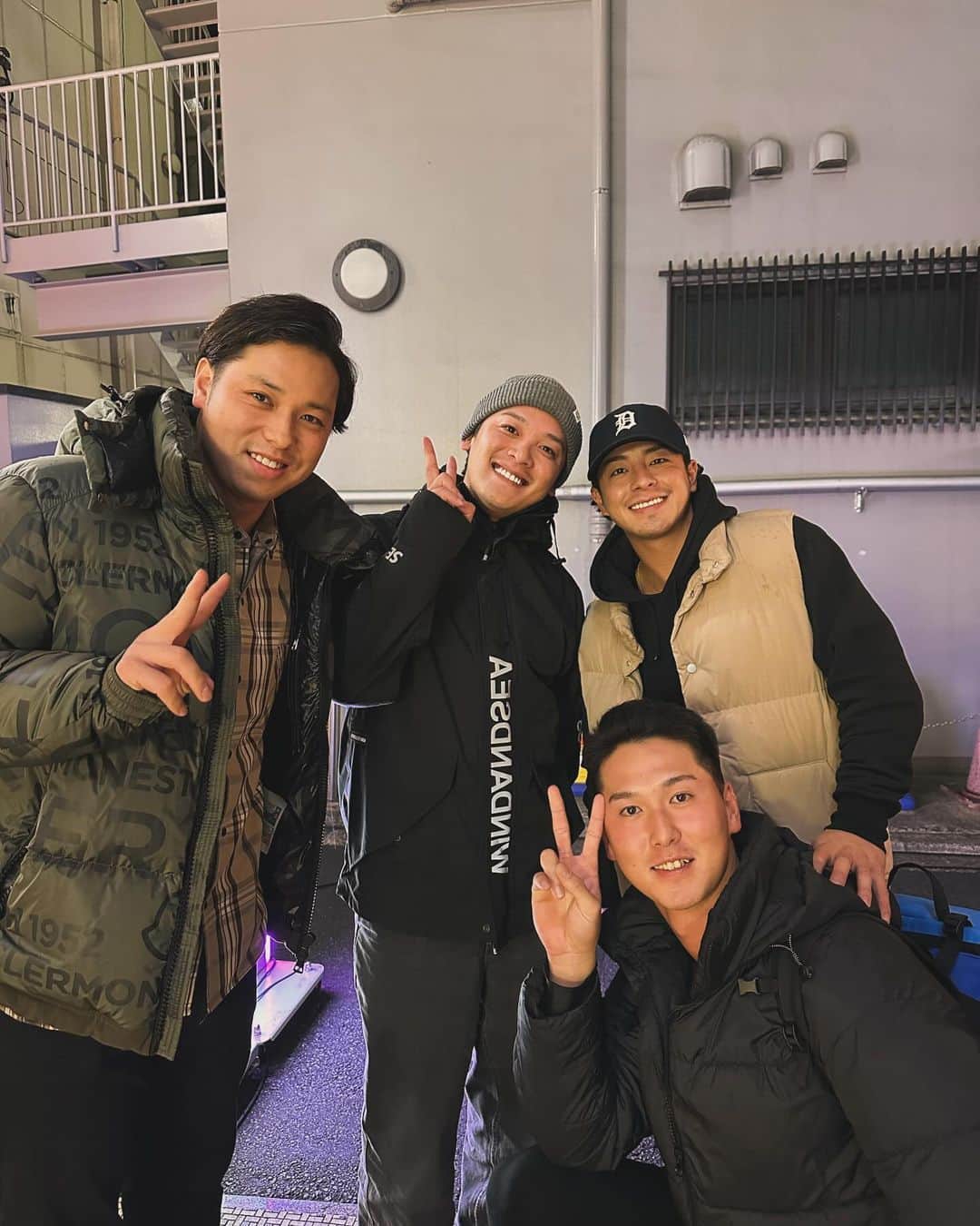 石川慎吾のインスタグラム：「. . みんなで食事😊 久しぶりに 会った感じせんかったなぁ。 . . #まるちょ15分前到着 #湯浅飯のこと忘れてた #秋広でかすぎ #松原君には断られました #また近々✋」
