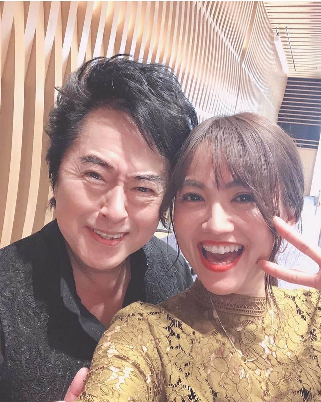 松澤由美さんのインスタグラム写真 - (松澤由美Instagram)「Oiii💓✨  Ontem, por acaso, consegui uma foto de "Ichiro Mizuki". Ele é o meu destino.  Ayer conseguí por casualidad una foto de "Ichiro Mizuki". Él es mi destino.  I happened to get a photo of 'Ichiro Mizuki' yesterday. He is my destiny.  昨日たまたまファンの方から、 アニマックスさんで オーディション番組の審査員を アニキとお仕事させていただいたときの画像をプレゼントしてもらいました。 （画像1.2枚目） アニキと2007年。 16年前ってこと？💓 だいぶ私も若いです。w 3枚目画像は、コロナ禍直前だった頃ではないかと。  道端で何度もアニキに出逢い 普通道歩いていて、真正面から水木一郎さんがやってくるとか、すれ違うってなかなかないと思うんですけど。  なので運命の人です。  大尊敬なアニキ💓  後ほど本屋さんに、アニキ本買いに行ってきます♡  #水木一郎  #マジンガーz  #LosCaballerosdelZodiaco #saintseiya #CaballerosDelZodiaco #KnightsOfTheZodiac #CavaleirosDoZodiaco #LesChevaliersDuZodiaque #Cavalieridellozodiaco  #bandai #聖闘士星矢 #松澤由実 #松澤由美 #yumimatsuzawa #アニソン好きと繋がりたい #松澤由実のアニソンフラッグ #機動戦艦ナデシコ #ゲートキーパーズ #ジバクくん #snow #ラグナロクマスターズ」12月6日 12時50分 - yumimatsuzawa