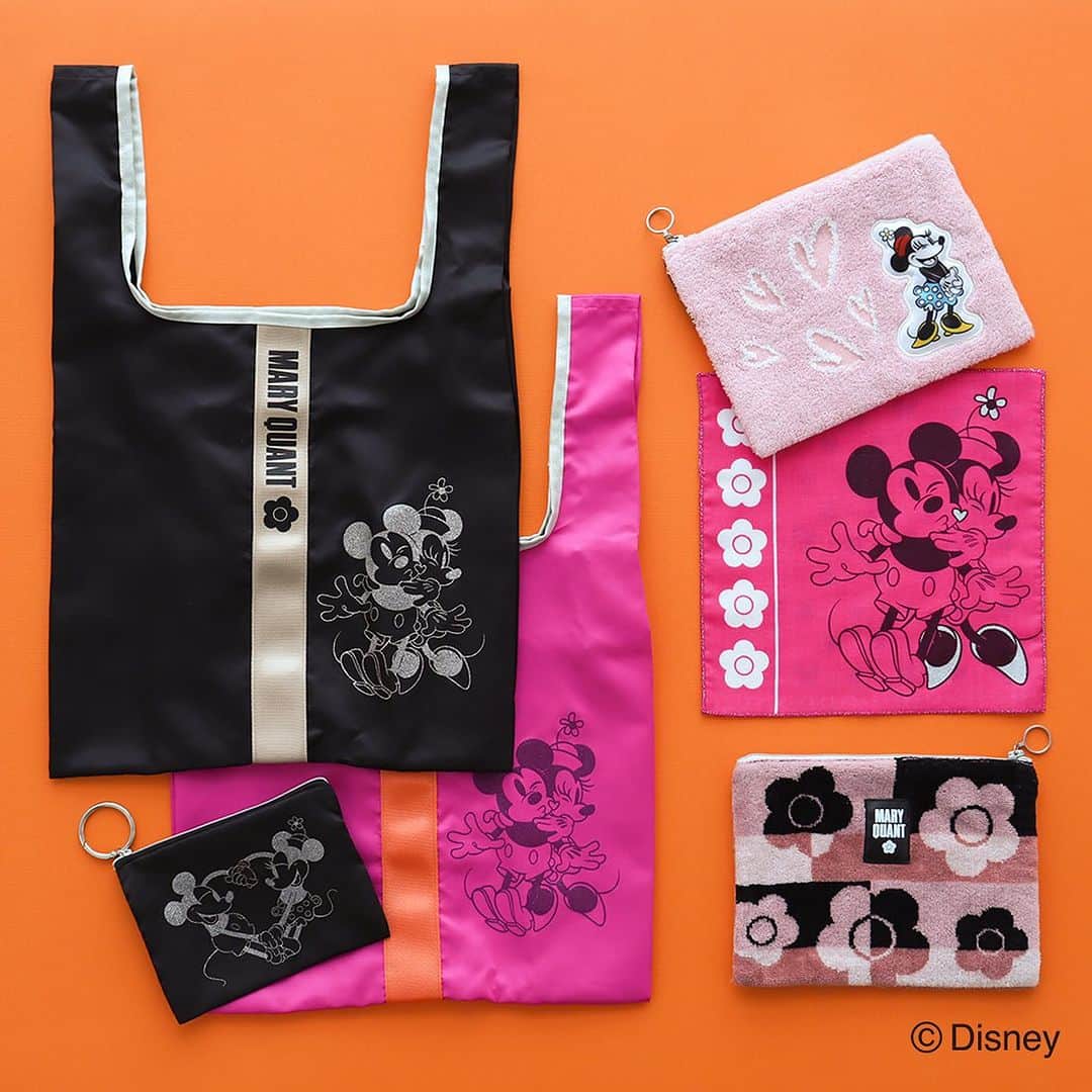 MARY QUANT officialのインスタグラム：「- 12.6[Wed] ON SALE オンラインショップ限定 MARY QUANT Disney100 COLLECTION 〈数量限定〉 - ウォルト・ディズニー創立100周年を祝して ミッキーマウスとミニーマウスを テーマにした企画が実現 ブランド創始者マリー・クヮントが カルチャームーブメントを起こした 60年代ルックにフィーチャーし レトロシックなカラーでまとめたコレクション - 画像アイテム以外もプロフィールのURLより オンラインショップをCHECK！ ※おひとり様各1点限り ※返品は承りかねます - ブルーミング中西株式会社の公式オンラインショップや 全国百貨店、バラエティストアなどでも お取り扱いがございます - #DISNEY #ディズニー #ミッキーマウス #ミニーマウス #MARYQUANT #マリークヮント #エコバッグ #ファスナー付タオル #ガーゼハンカチ #タオルハンカチ」