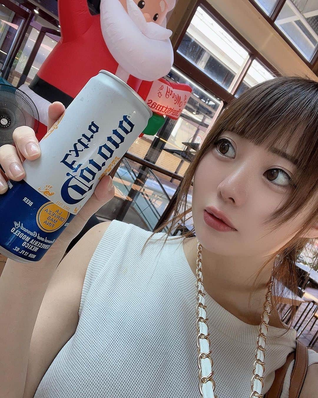 杏ちゃむのインスタグラム：「マイアミ楽しんでおります。  なんと明日  夜10時から試合という！！！寝ないように…」