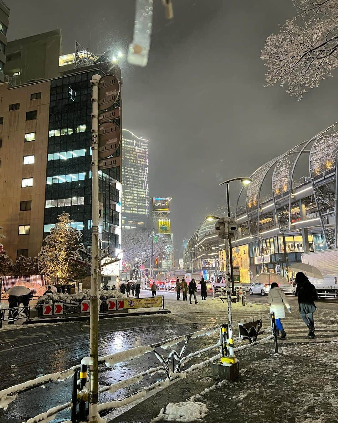 まきとんさんのインスタグラム写真 - (まきとんInstagram)「snow season is here⛄️❄️ 今年も東京で雪降らないかな」12月6日 13時22分 - lv_iw