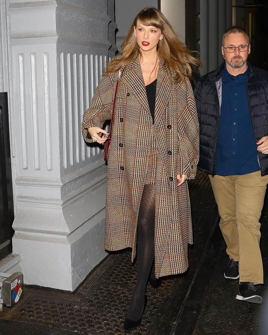 Just Jaredのインスタグラム：「Taylor Swift looks chic in a tweed outfit by @stellamccartney for dinner in NYC. #TaylorSwift Photos: Backgrid」