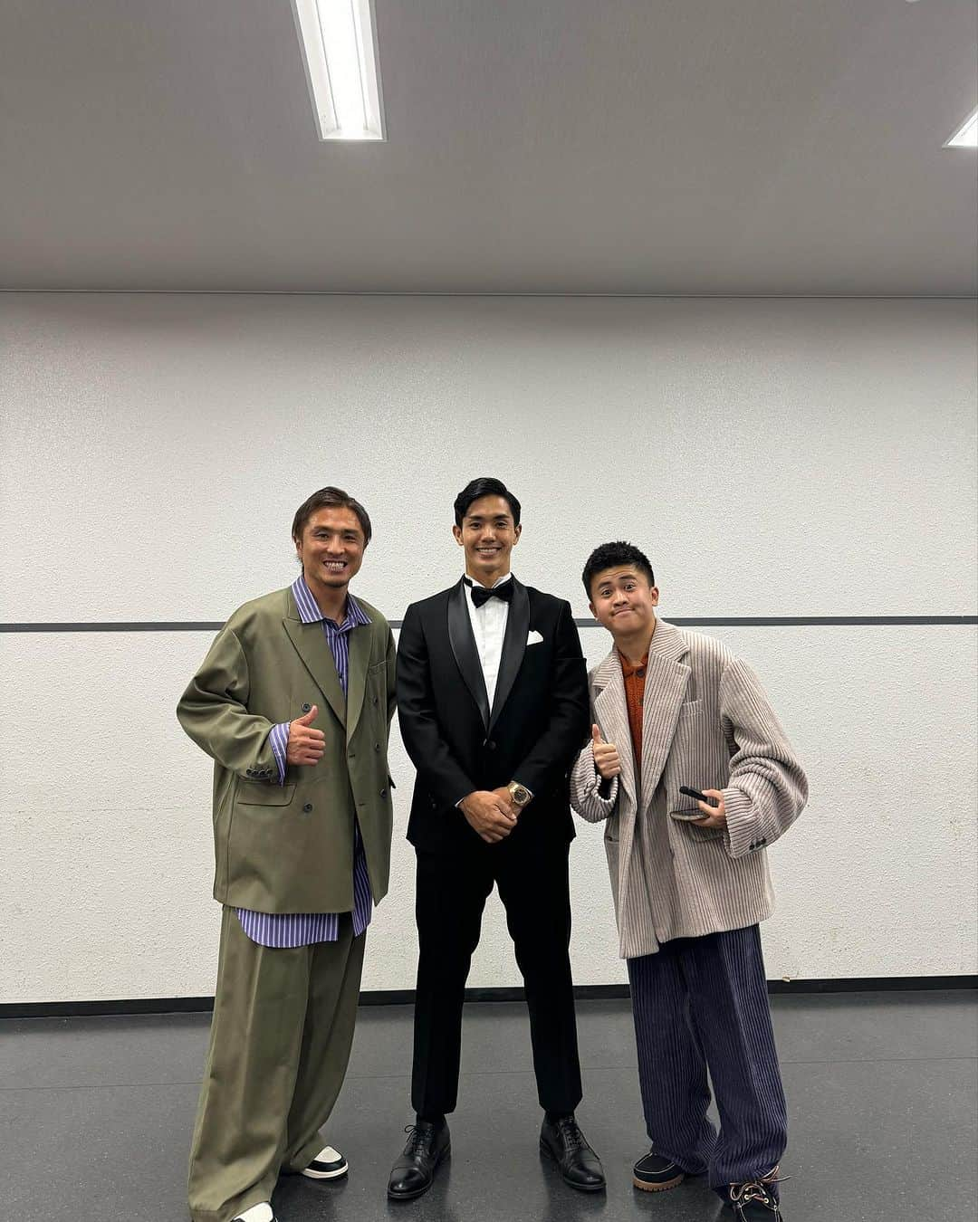 那須大亮さんのインスタグラム写真 - (那須大亮Instagram)「Jリーグアウォーズ2023‼️  ウンパとヤングプレーヤー賞のプレゼンターをさせて頂きました✨  ちょうど20年前ヤングプレーヤー賞を受賞させて頂きそしてこのような形でアウォーズに戻ってこれたのは感慨深いものがありました  ファンサポの皆さんと盛り上がれた時は最高でした  仲間にもたくさん会えたので素晴らしい時間でした  #jleagueawards2023  #横浜アリーナ #ウンパルンバ #ヤングプレーヤー賞  #プレゼンター」12月6日 13時54分 - nasudaisuke_official