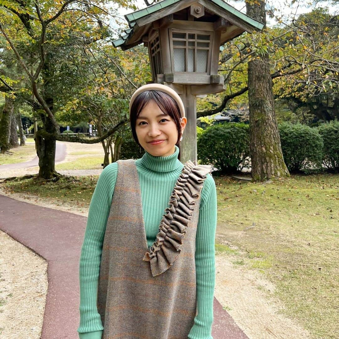 フジテレビ「空旅をあなたへ」さんのインスタグラム写真 - (フジテレビ「空旅をあなたへ」Instagram)「今週木曜日22:54〜の「空旅をあなたへ」は、 アーティスト・miwaが巡る、 島根県・出雲✈️  悠久の時を紡ぐ、島根県・出雲⛩️ 日本神話ゆかりの名所が、旅人を迎えます🥹☀️  縁結びの神社で知られる、出雲大社へ🚶  御祭神、大国主大神が因幡の白兎を救ったという神話が語られています🐇  出雲には全国の神様が集い、 さまざまなご縁が結ばれると言われています☺️✨  旅と音楽のマリアージュ。 いにしえの浪漫と響き合う　 出雲の空旅が始まります🥹  是非ご覧ください！  #miwa さん #島根県 #出雲 #出雲大社 #空旅をあなたへ #soratabi #撮影 #撮影オフショット」12月6日 14時13分 - soratabi_fuji