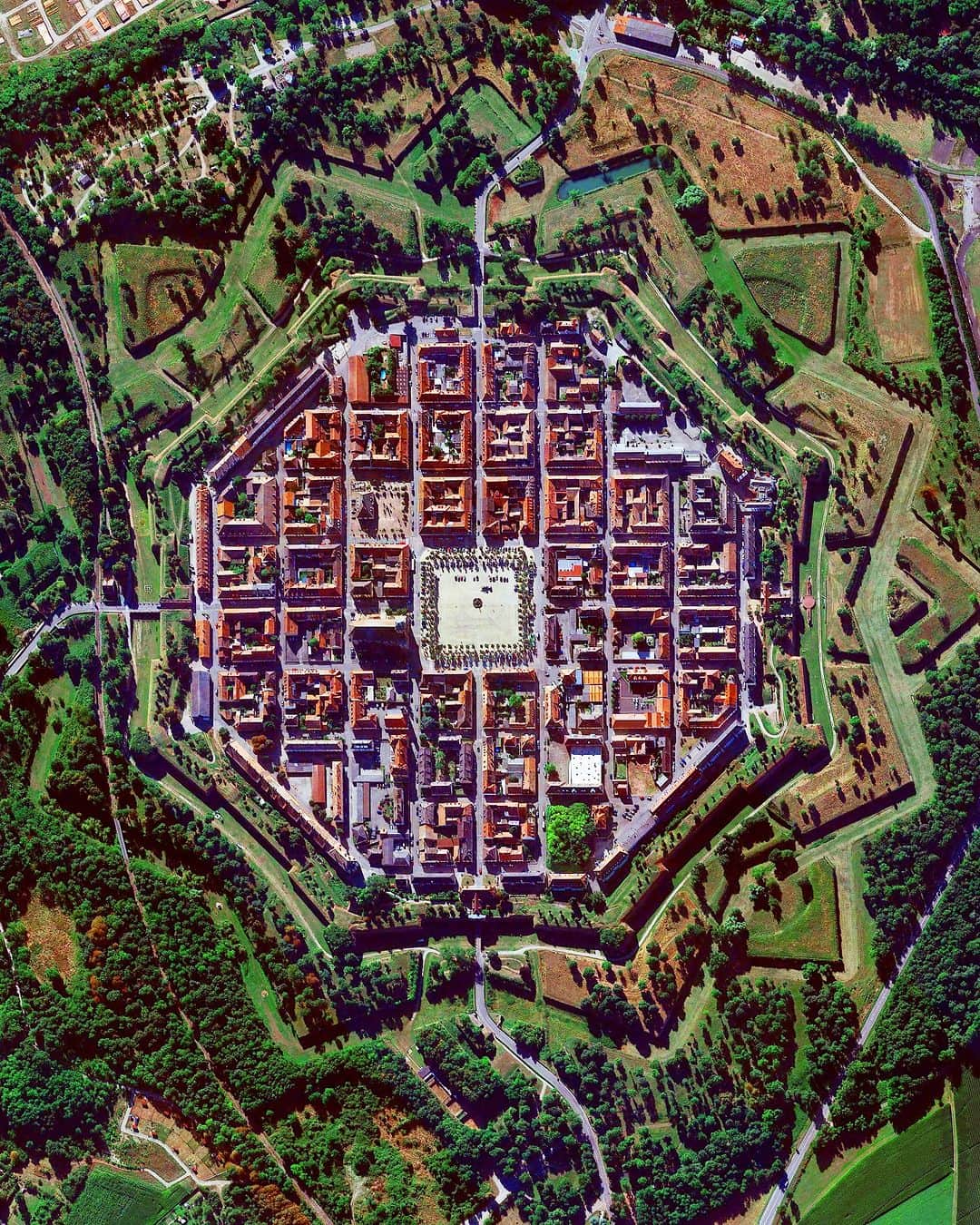 Daily Overviewのインスタグラム：「Neuf-Brisach is a fortified town and commune in the Alsace region of eastern France. Built in 1697, it was intended to guard the border between France and the Holy Roman Empire and, subsequently, the German states. Neuf-Brisach is perfectly octagonal, divided into 48 blocks set around the central parade ground, and is home to nearly 2,000 people.  Created by @dailyoverview Source imagery: @maxartechnologies」