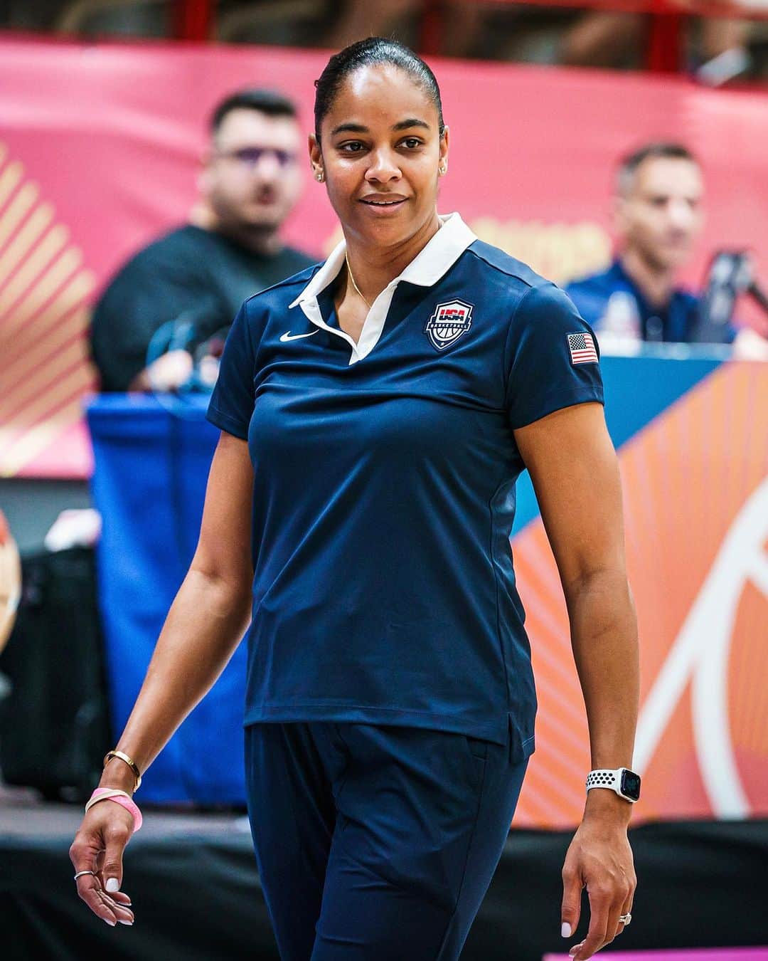 USA Basketballさんのインスタグラム写真 - (USA BasketballInstagram)「We love her passion to lead.  🇺🇸 #USABWU19 head coach Joni Taylor is the 2023 USA Basketball Jr. National Team Coach of the Year! #USABAwards」12月6日 6時06分 - usabasketball