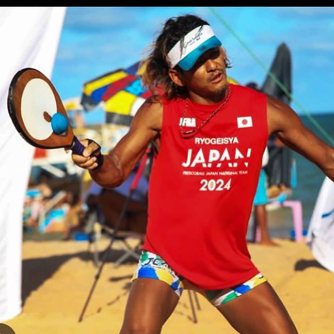 五十嵐恭雄さんのインスタグラム写真 - (五十嵐恭雄Instagram)「今週末からフレスコボール日本代表🇯🇵として ブラジルのリオで戦ってきます！🇧🇷 スポンサー様のサポートがあり遠征する事ができております。プレーする事に感謝し、そして名前を背負わせていただき戦ってきます！✊  Moint obrigado🙇 @tanaka_dental___clinic  @dr______k  @mechinipi @moco.moco15  @maaami0905cu  @8810_haihai  @gifut_inc  @tarui_razorbacks  @abc_seitai_official   #フレスコボール #リオデジャネイロ  #ブラジル #brazil #riodejaneiro  #Frescoball #Frescobol #BRAZIL #日本代表 #スポーツ #アスリート #athlete #マッスル #muscle #sports #ビーチスポーツ #japan #日本  #羽子板 #マイナースポーツ」12月6日 6時30分 - yasuo_ikarashi_