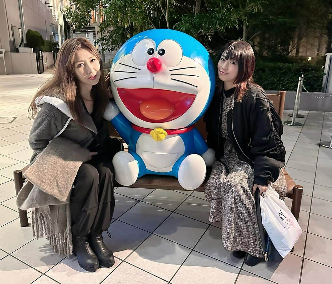 範田紗々のインスタグラム：「ドラちゃん😼🛎️ #東京テレポート #お台場 #伊織涼子 #範田紗々」