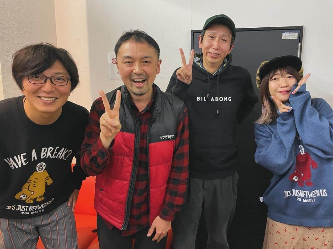 山根良顕のインスタグラム：「ラジオを愛でる会📻2 本当楽しいよ〜 みんなラジオ好きすぎ😊」