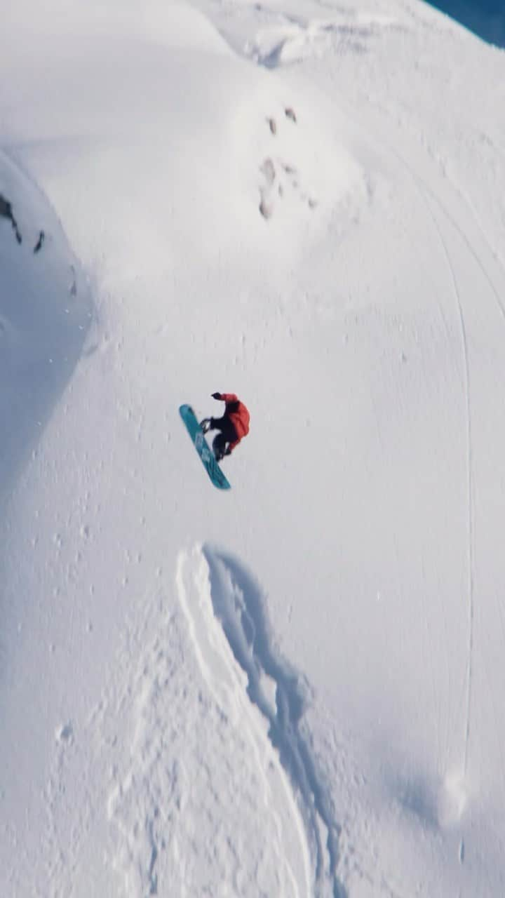 リップカールのインスタグラム：「@chrisrasman blowing our minds again. ⁠ ⁠ Hit the link in our bio for Rasman’s latest Search through backcountry British Columbia. ⁠ ⁠ Don’t forget, you stand a chance to win Rasman’s gear! Including his @libtechnologies Pro Model Snowboard and a full Rip Curl Anti-Series Outerwear kit. Check our pinned post for all the details. ⁠ ⁠ #RipCurl #ChrisRasman #LibTech #TheSearch #Snowboarding」