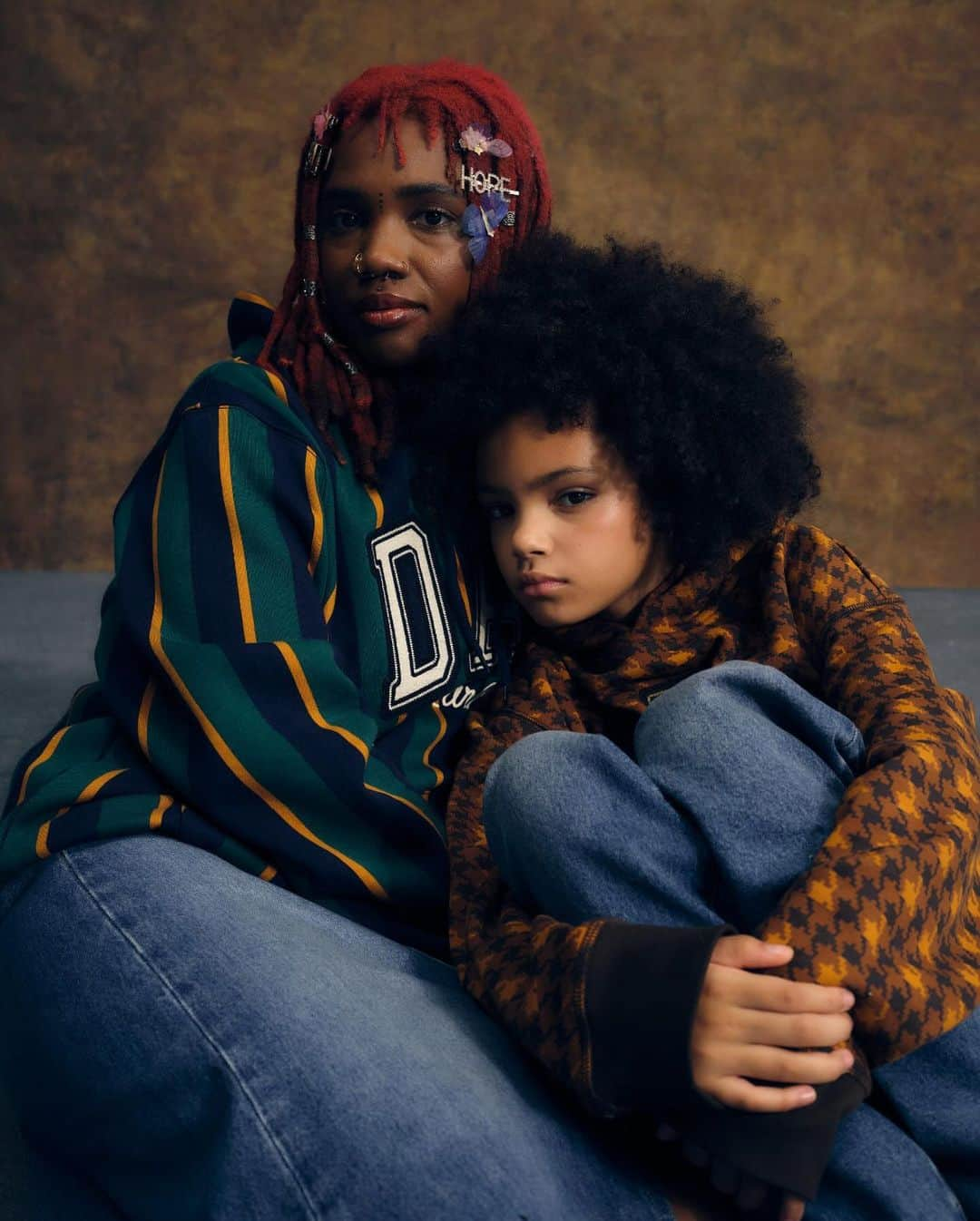 GAPさんのインスタグラム写真 - (GAPInstagram)「Starr Williams with her daughter Grey Iona for DAP × GAP.   Shot by Joshua Kissi.  Link in bio to explore the full DAP × GAP collection.」12月6日 8時01分 - gap